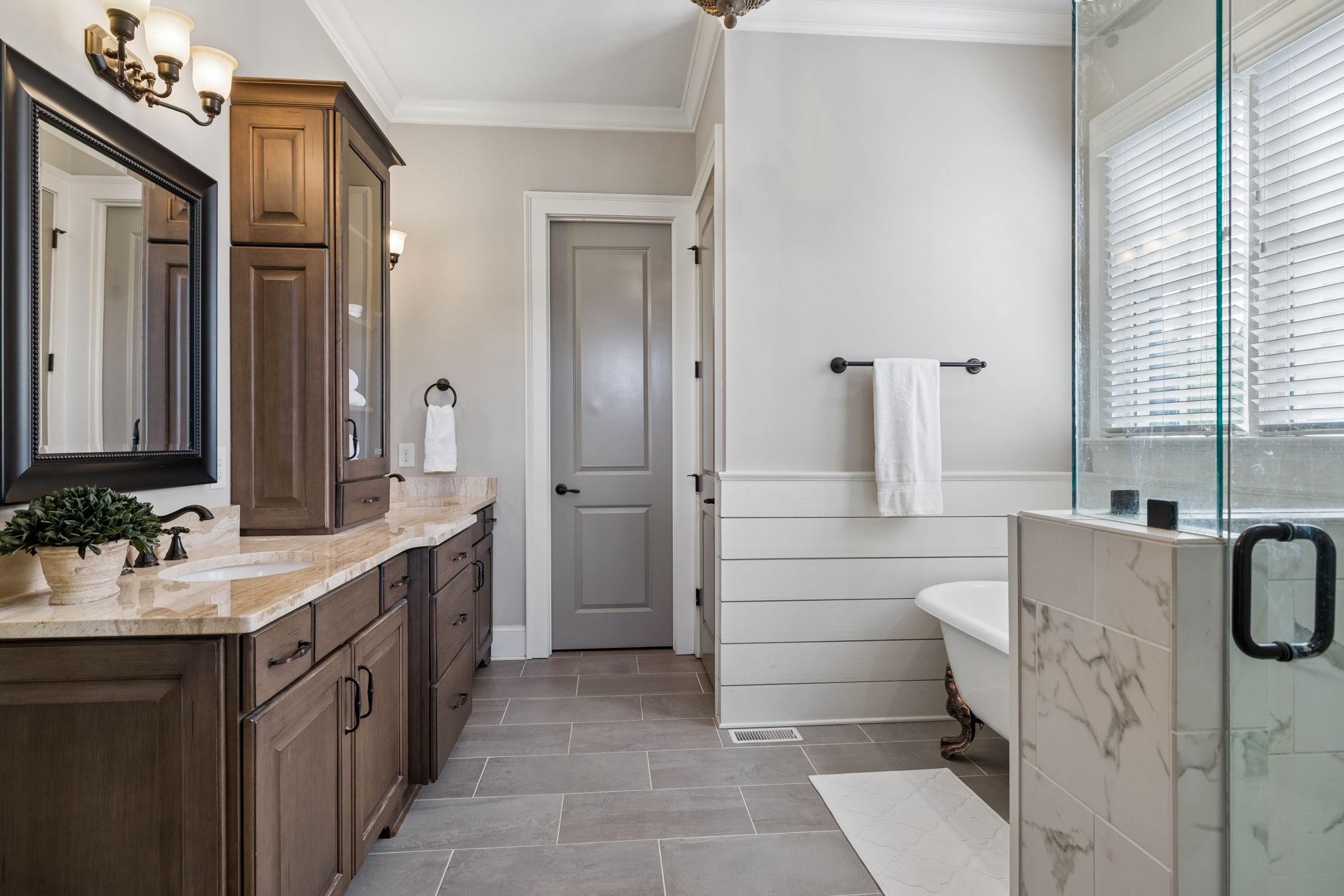 6033 Native Pony Trl