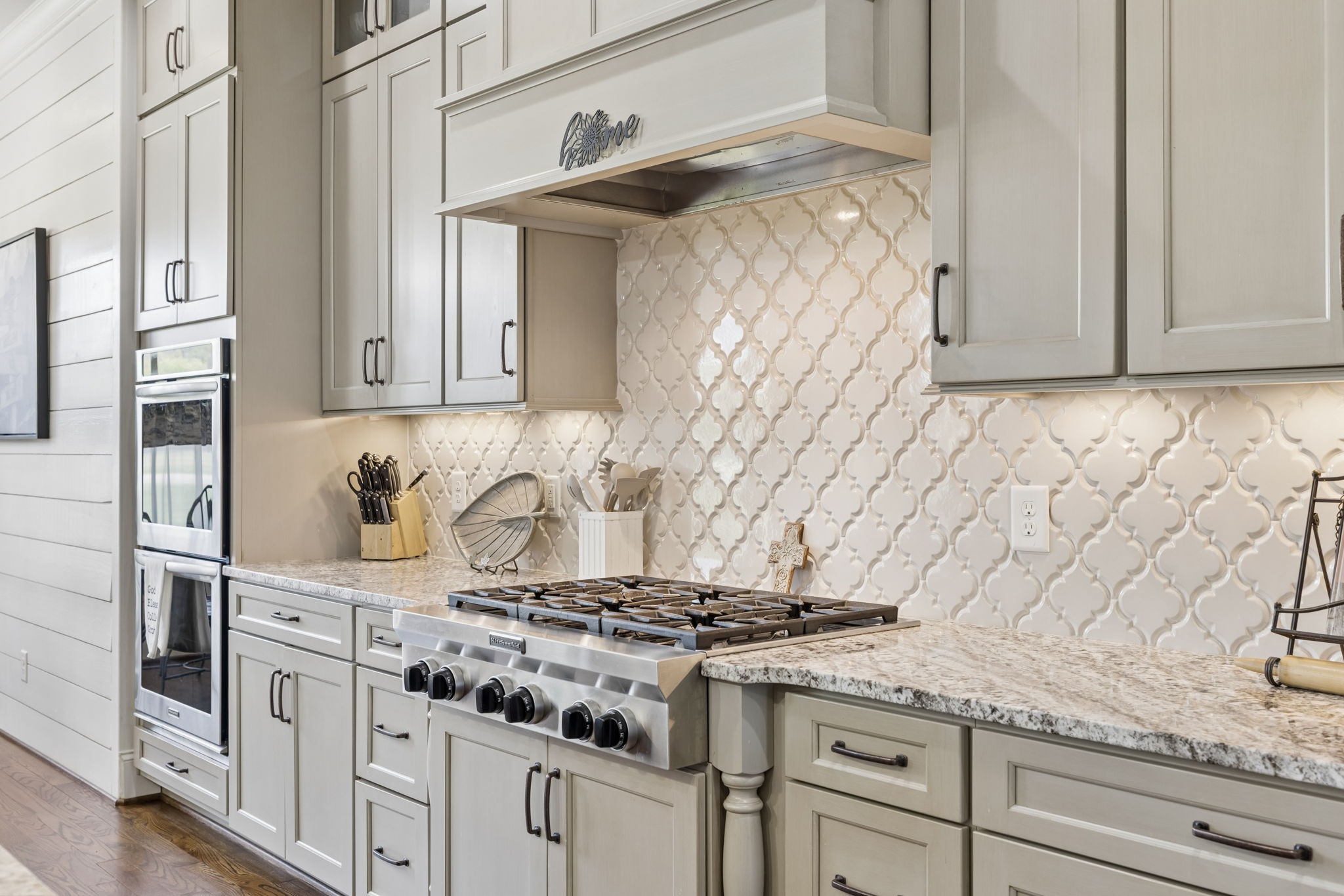 6033 Native Pony Trl