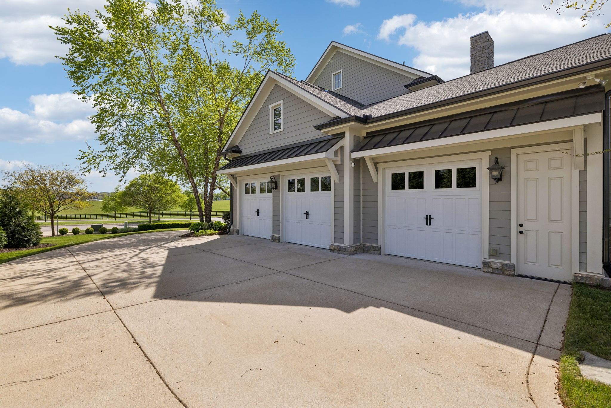 6033 Native Pony Trl