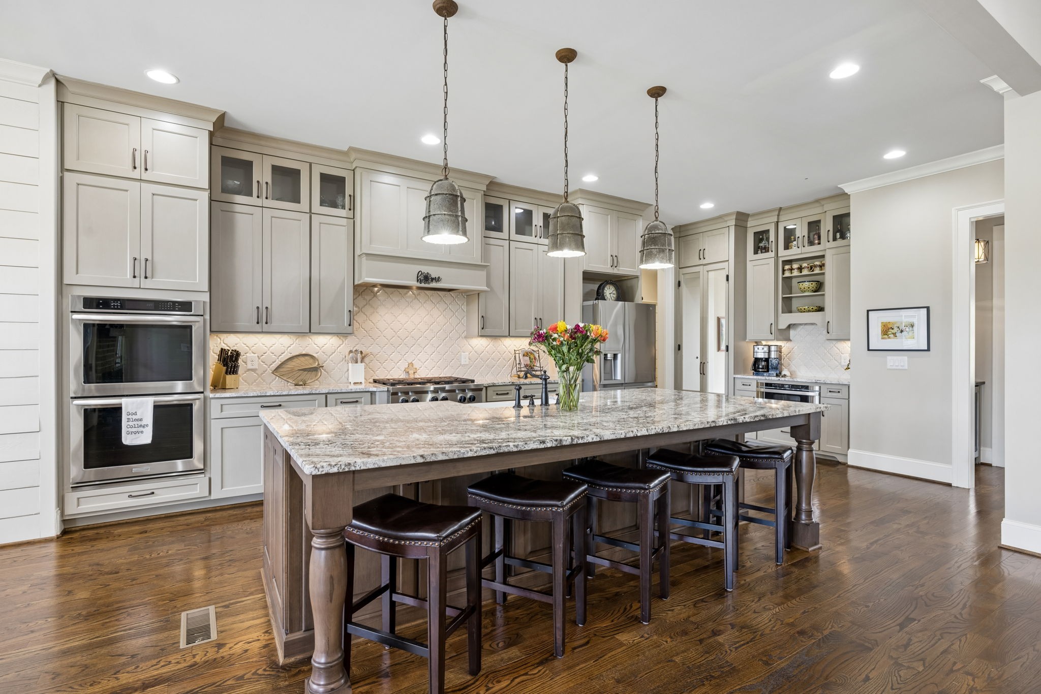 6033 Native Pony Trl