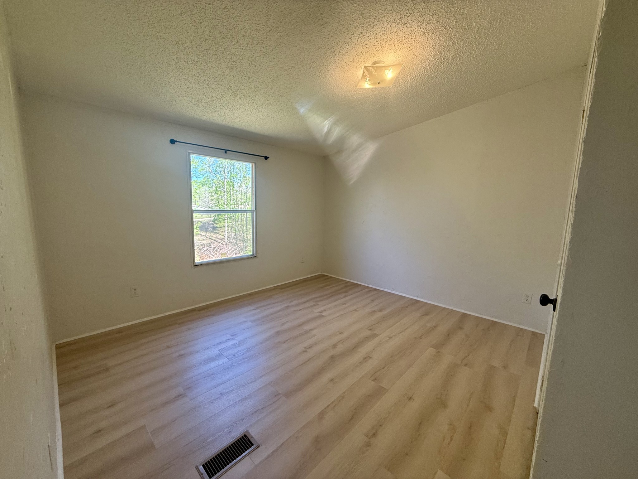 119 W Richview Rd