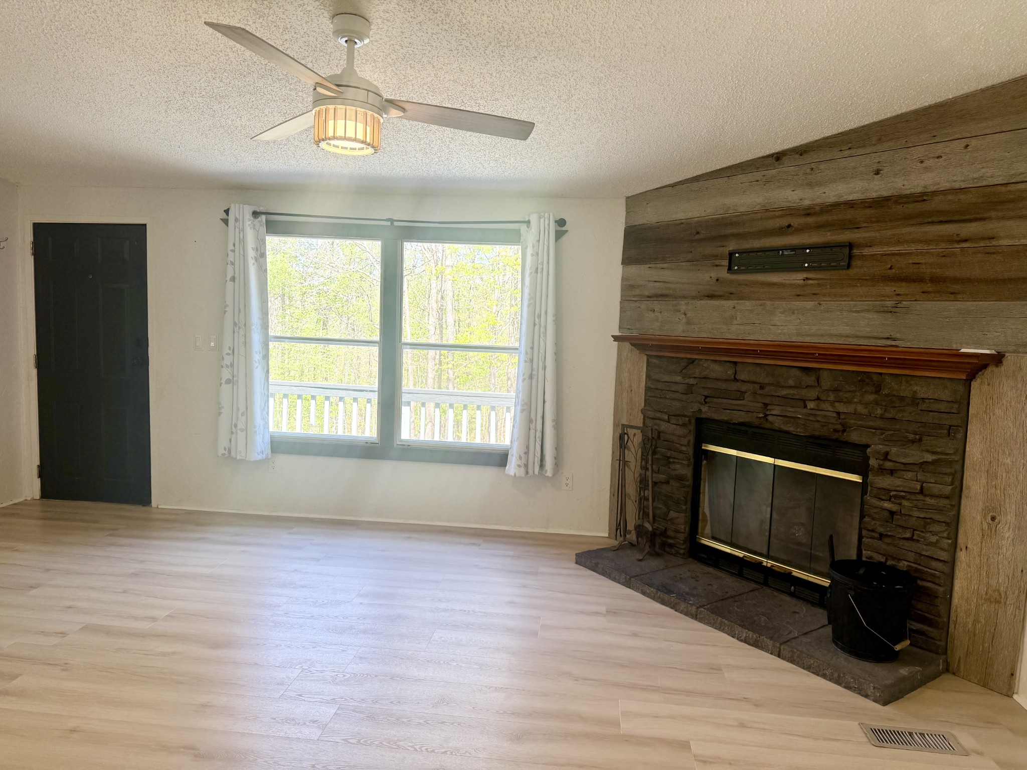 119 W Richview Rd