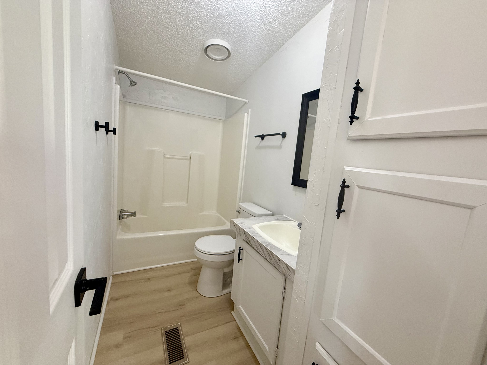 119 W Richview Rd