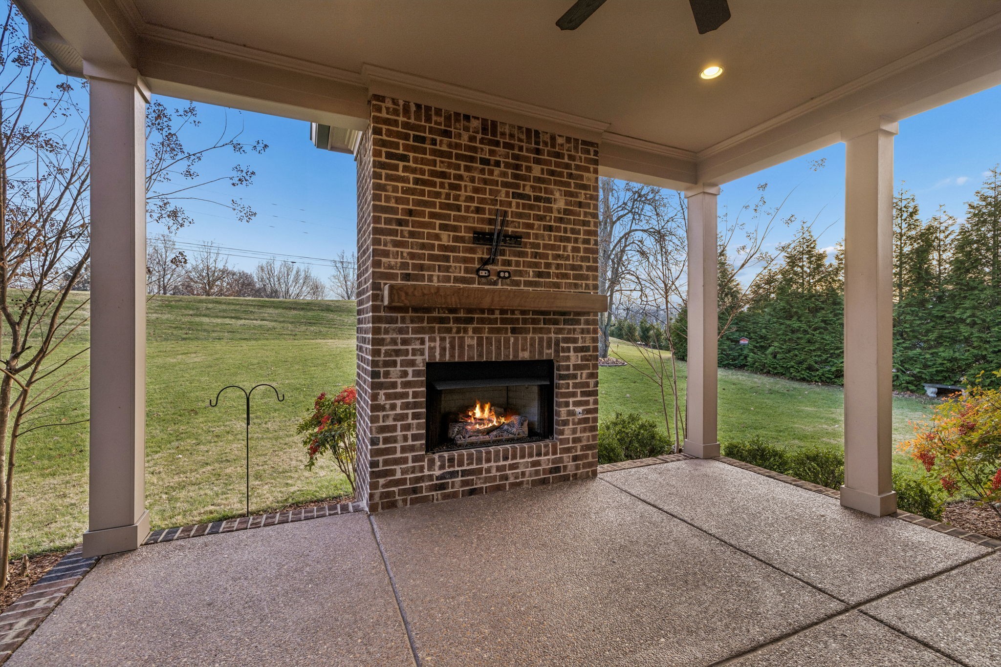 1001 Lawson Ln