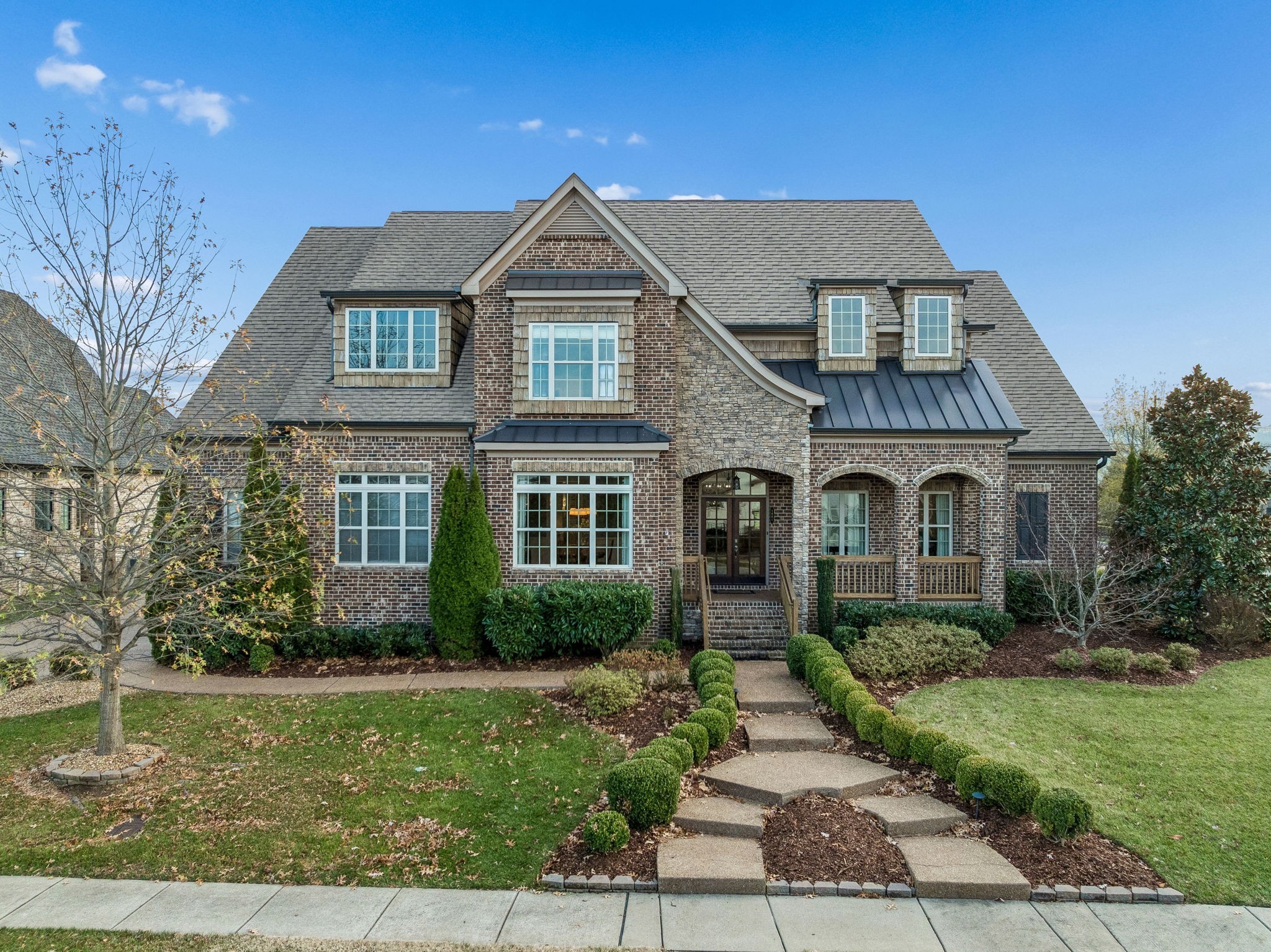 1001 Lawson Ln