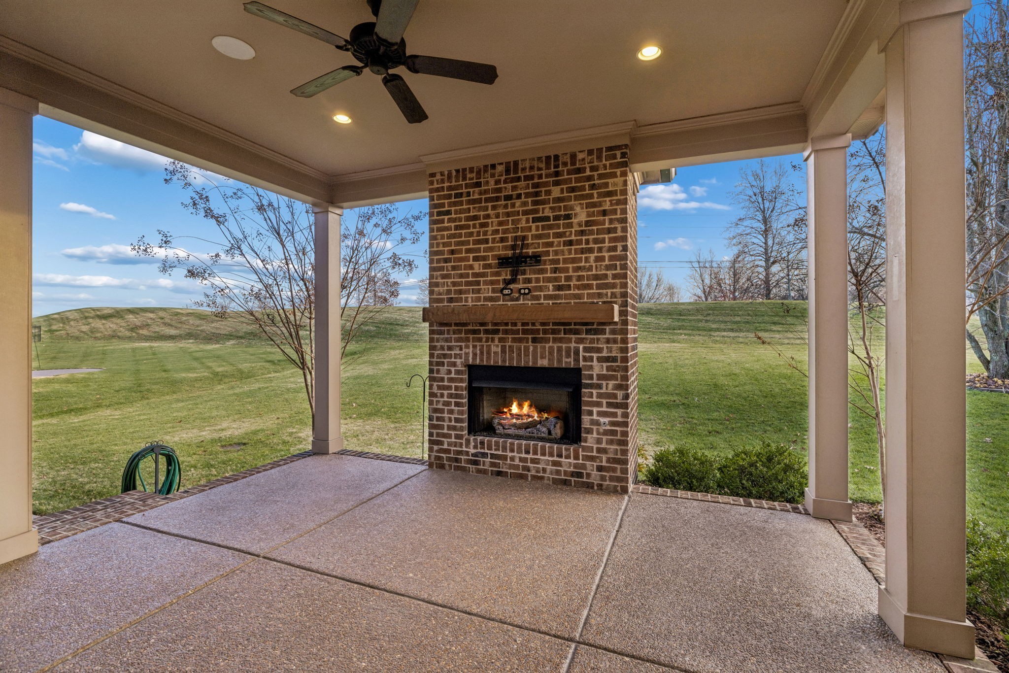 1001 Lawson Ln