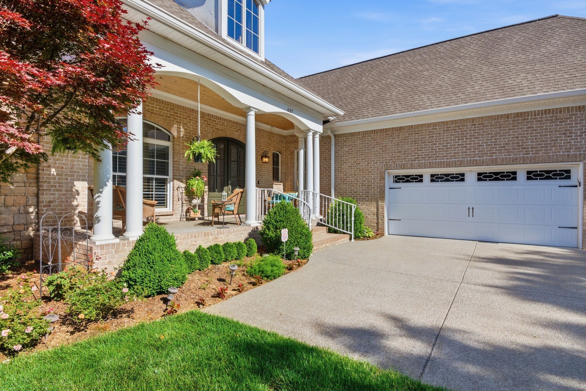 637 Band Dr