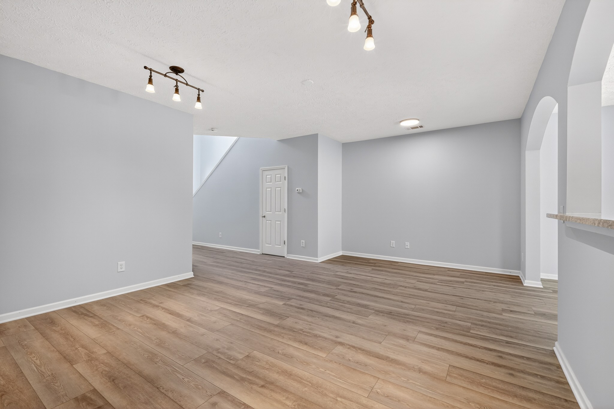 8302 Oak Knoll Dr