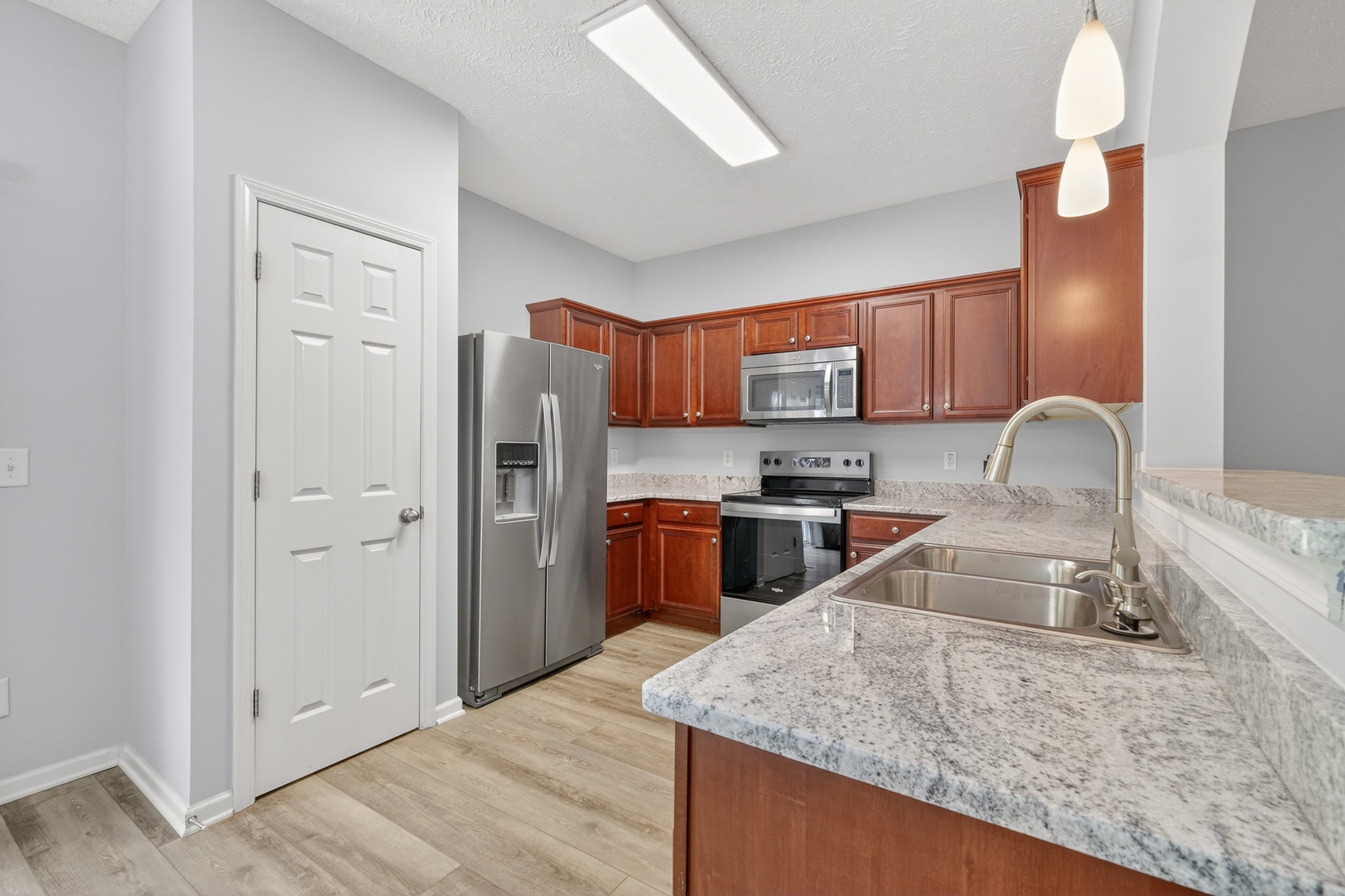 8302 Oak Knoll Dr