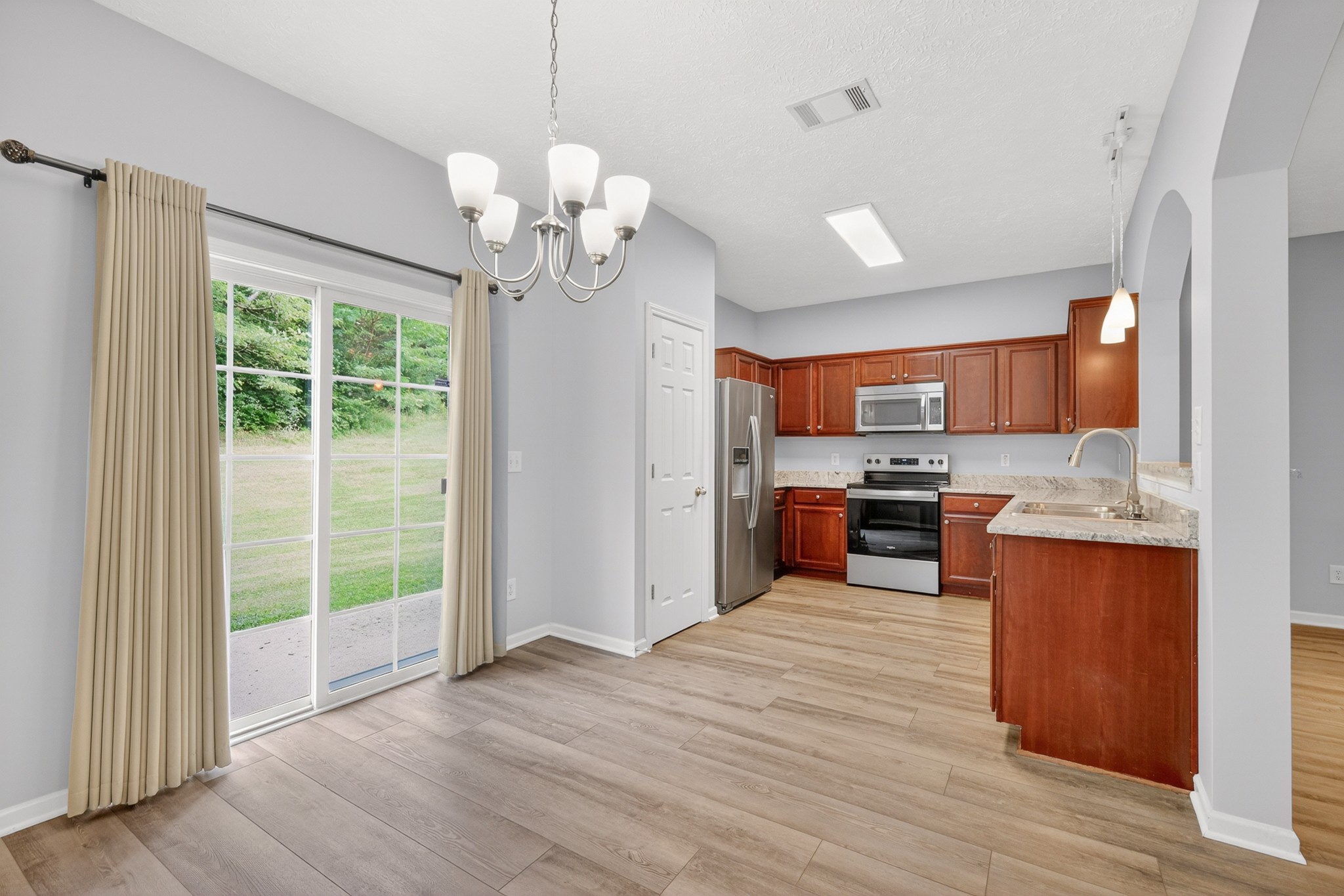 8302 Oak Knoll Dr