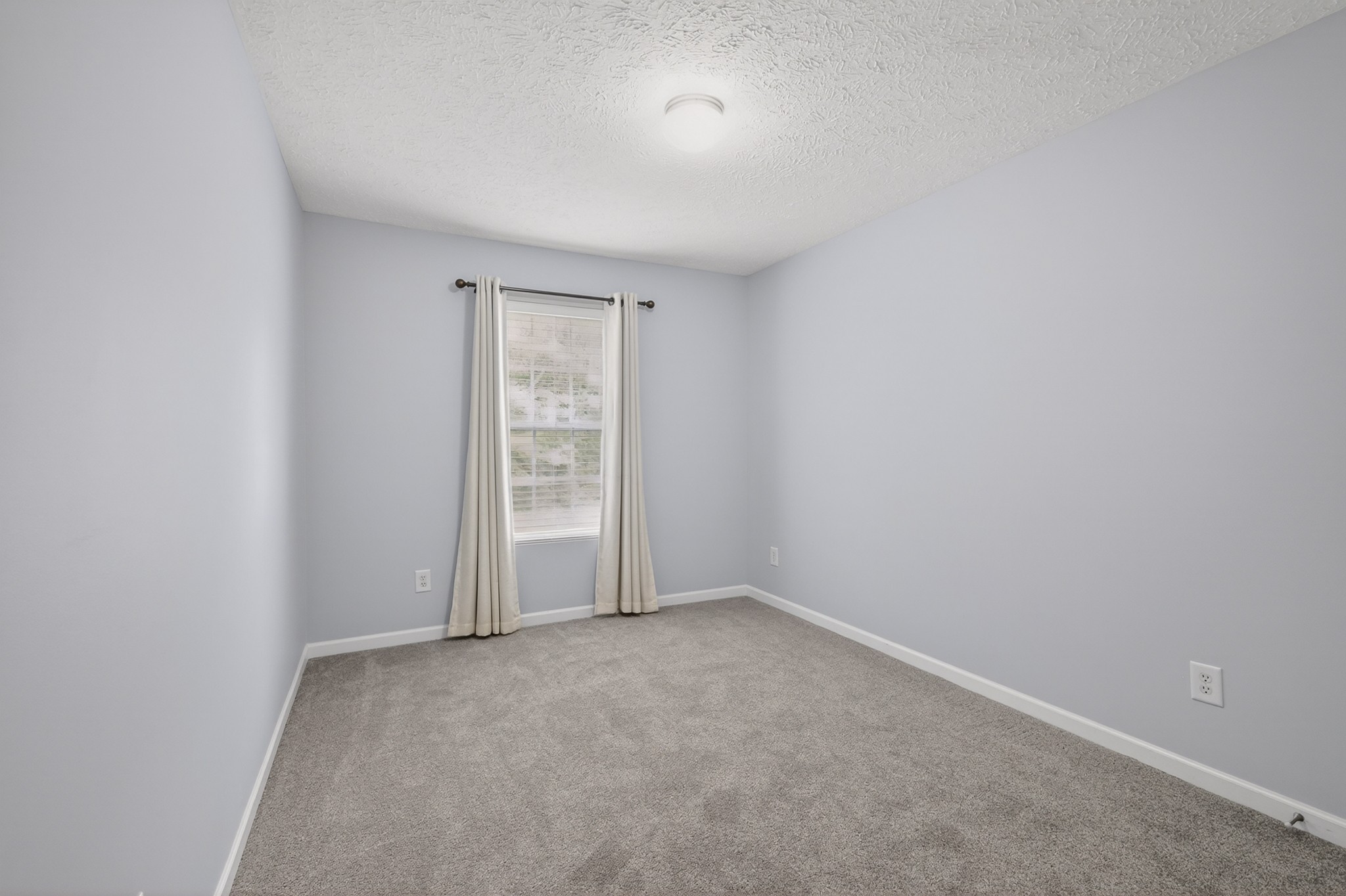 8302 Oak Knoll Dr