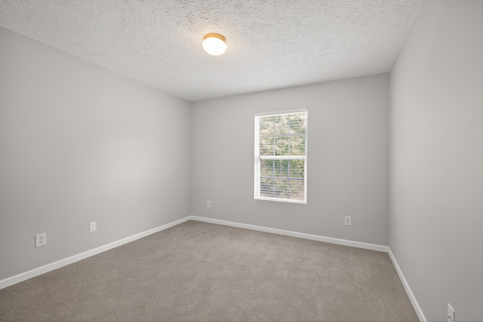 8302 Oak Knoll Dr