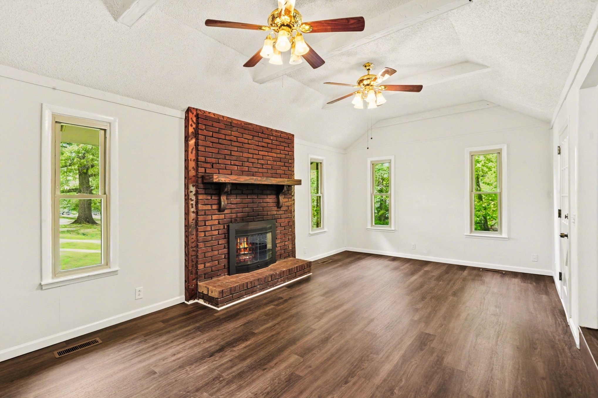 502 Maplewood Dr