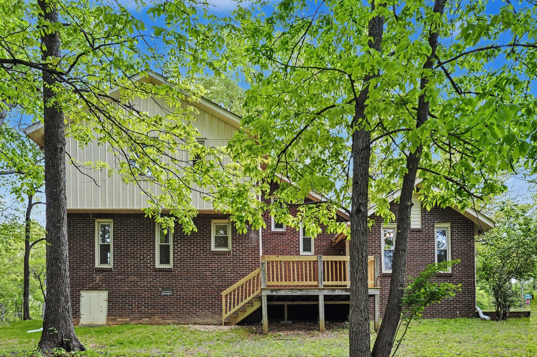 502 Maplewood Dr