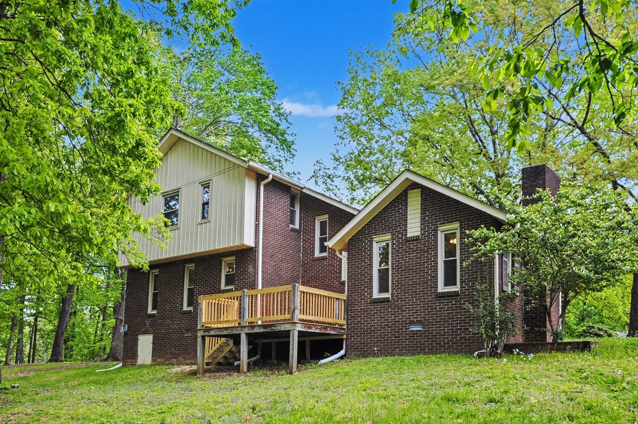 502 Maplewood Dr