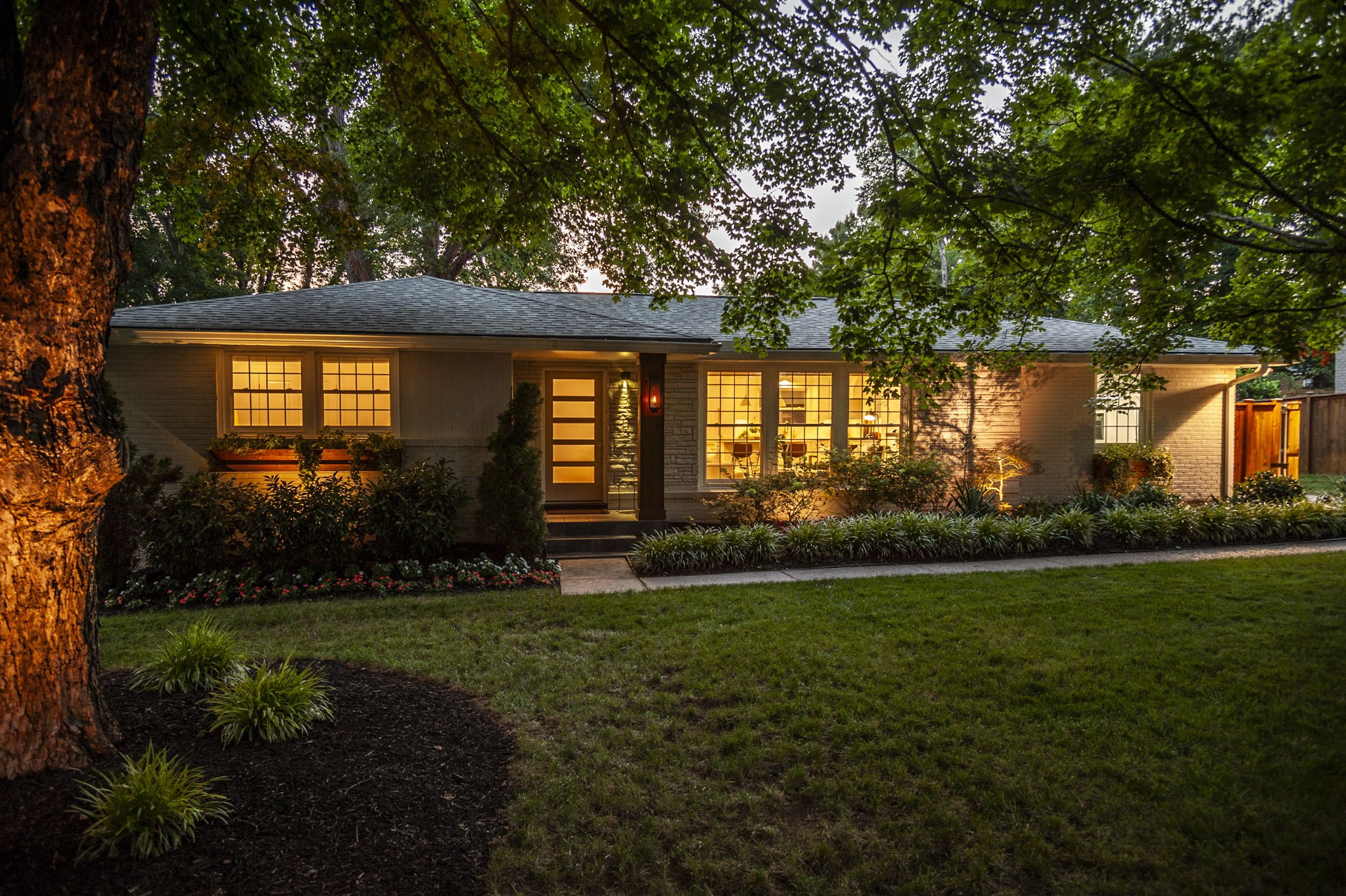 5007 Manuel Dr