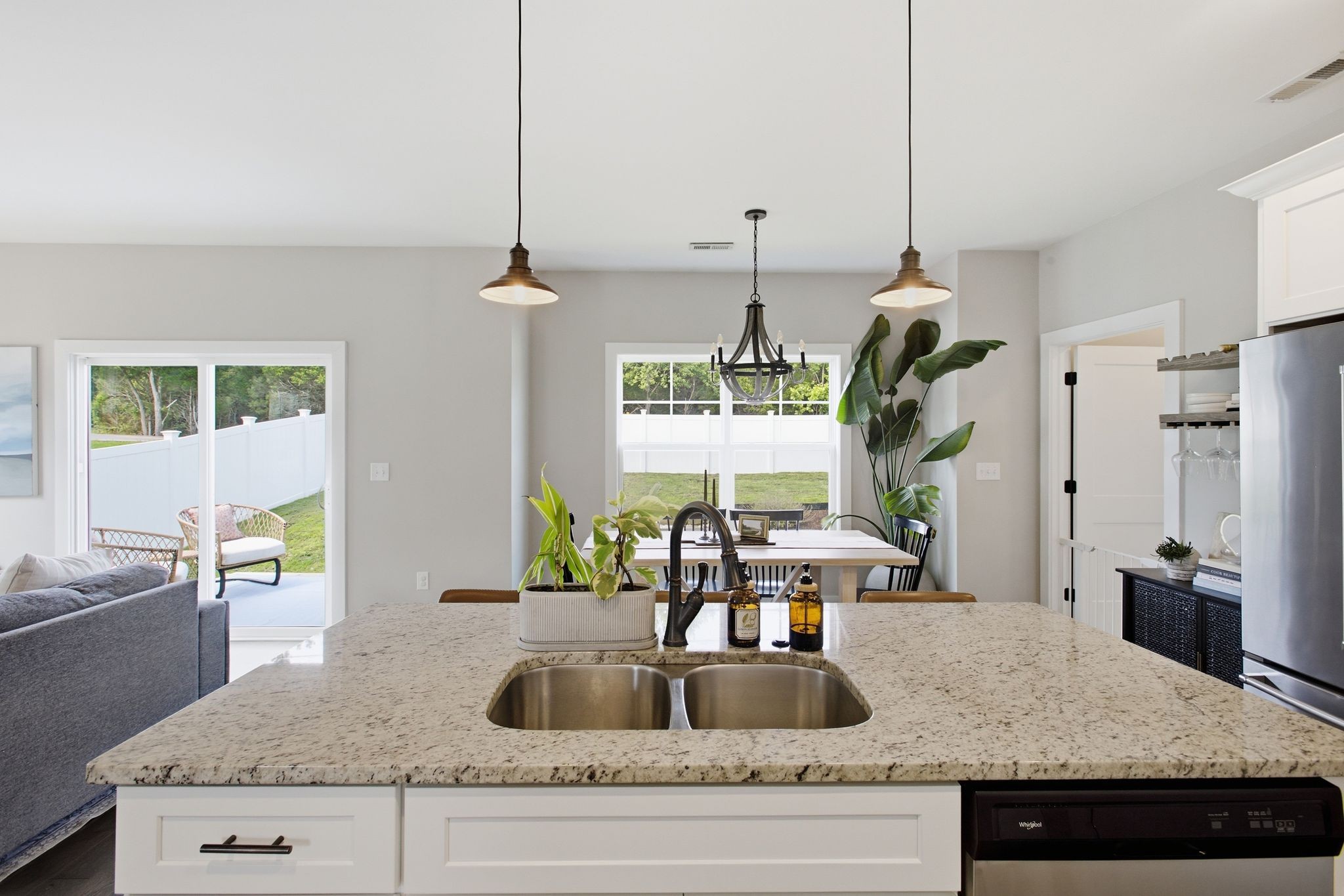1005 Sycamore Rdg, E