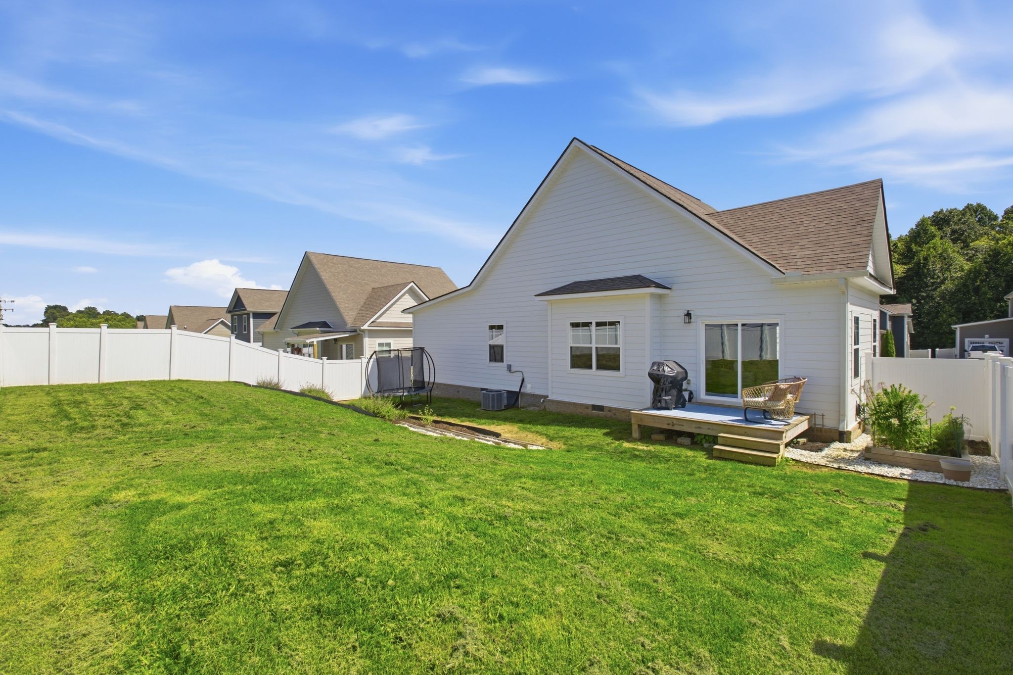 1005 Sycamore Rdg, E