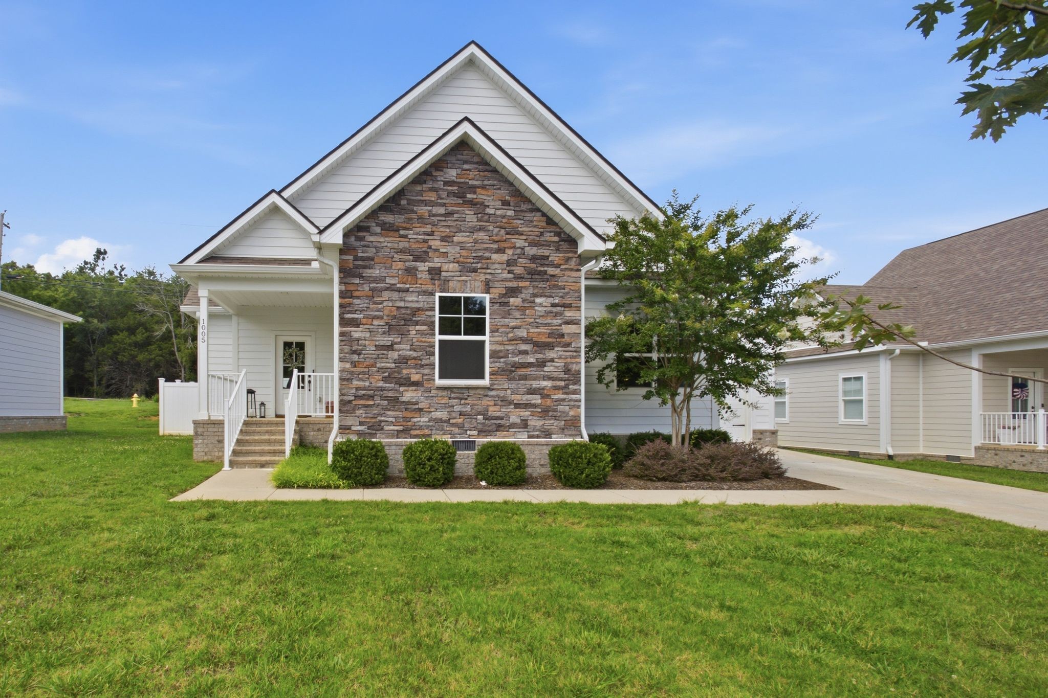 1005 Sycamore Rdg, E