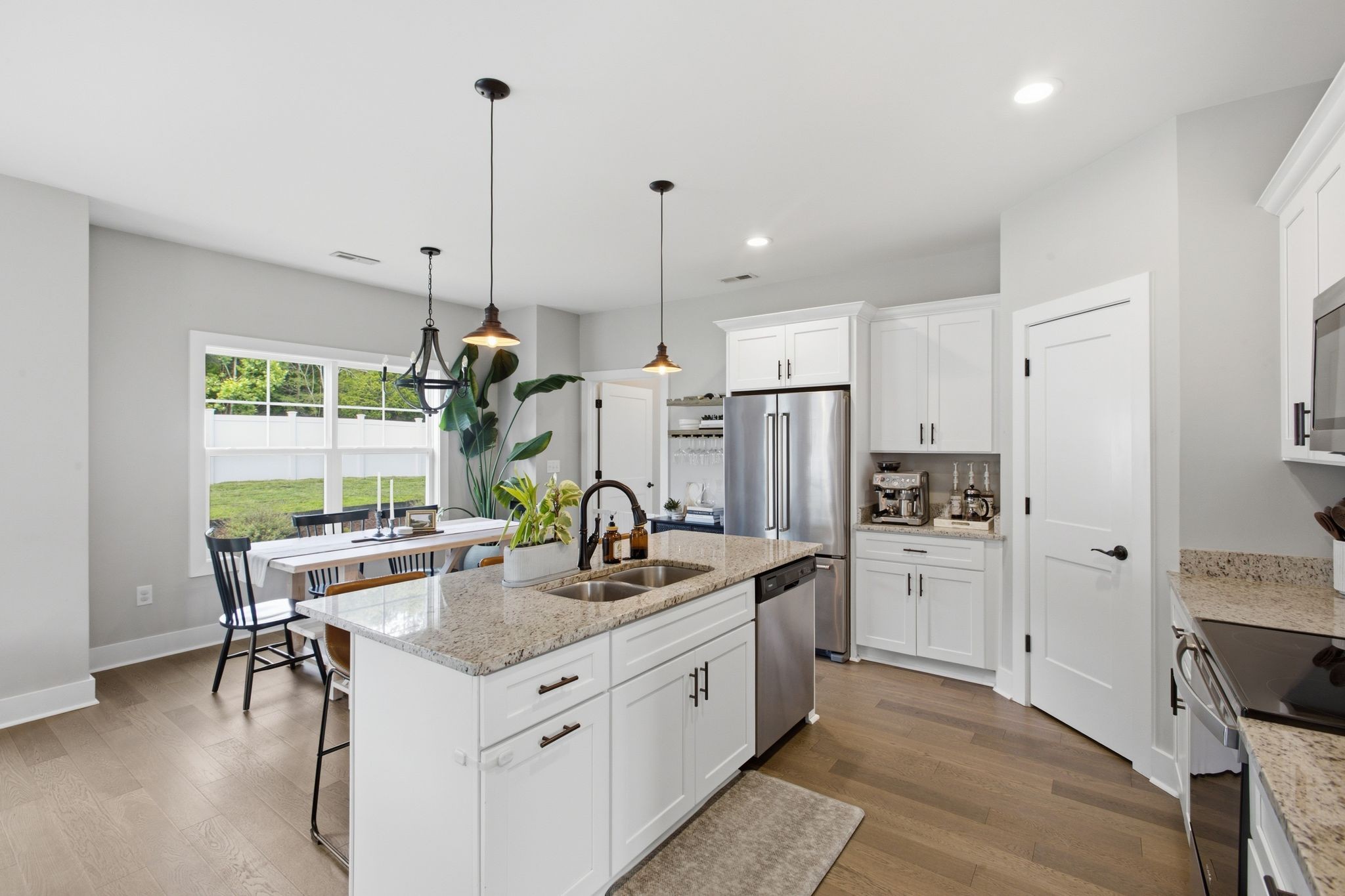 1005 Sycamore Rdg, E