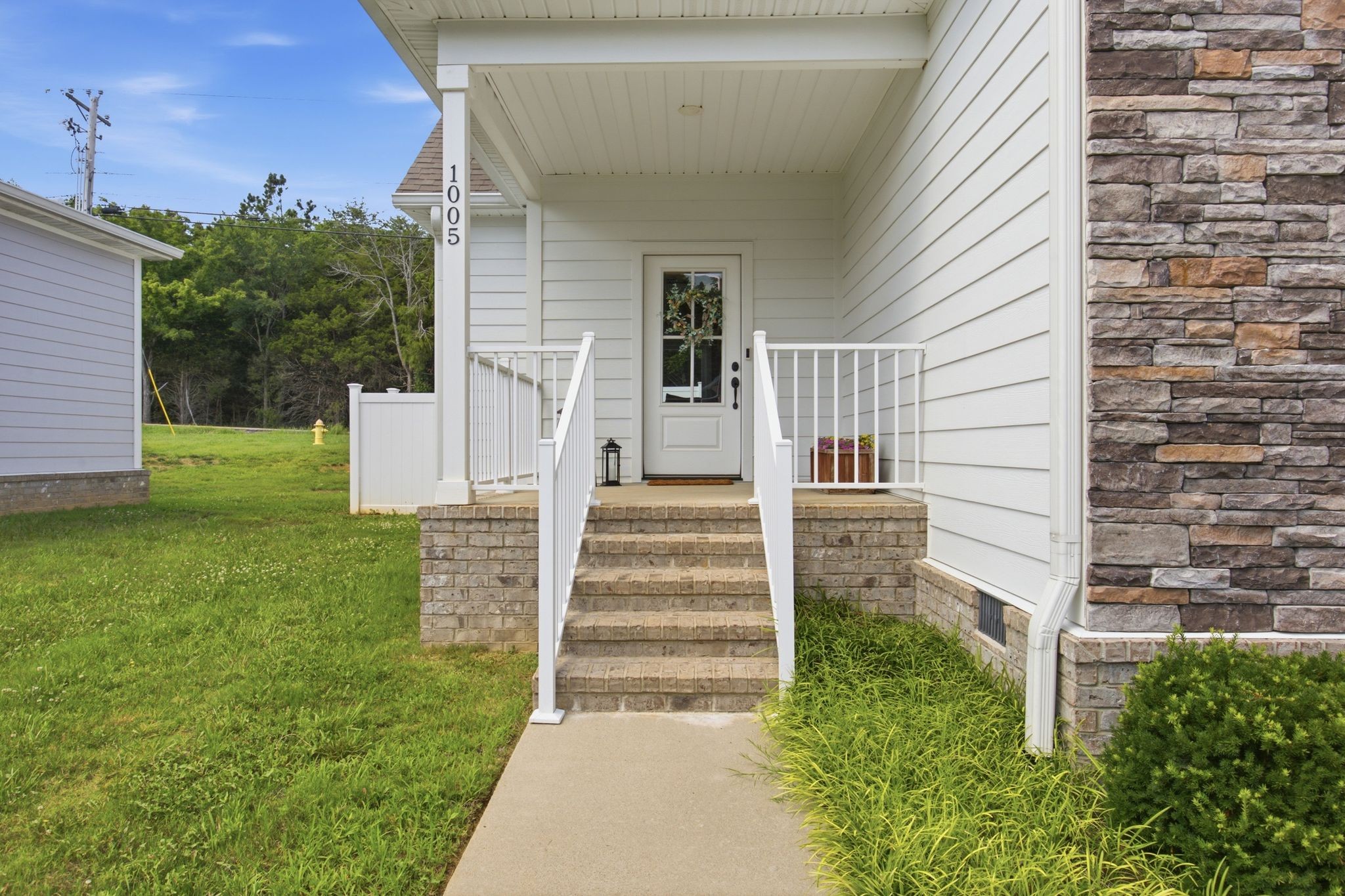 1005 Sycamore Rdg, E