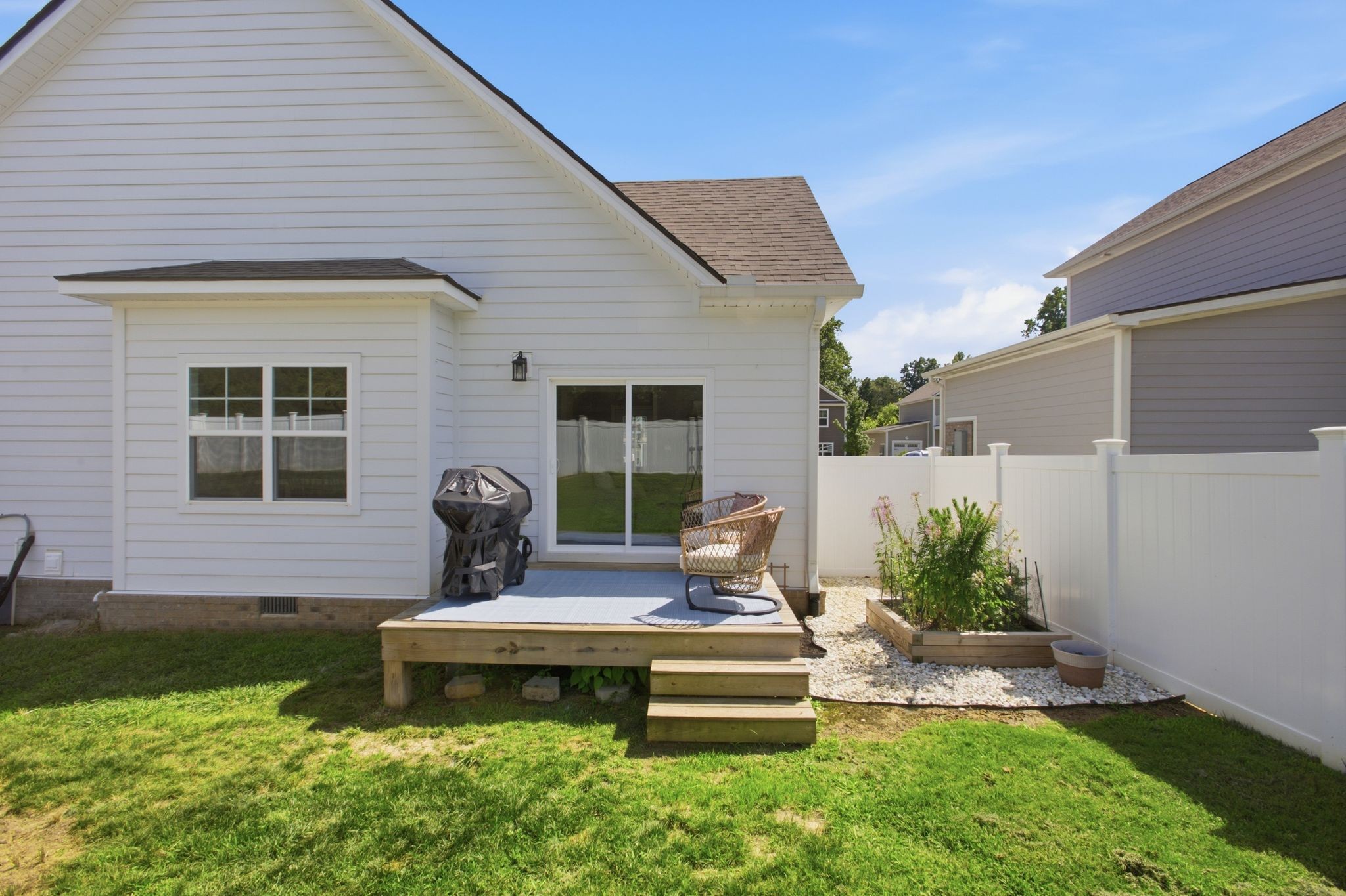 1005 Sycamore Rdg, E