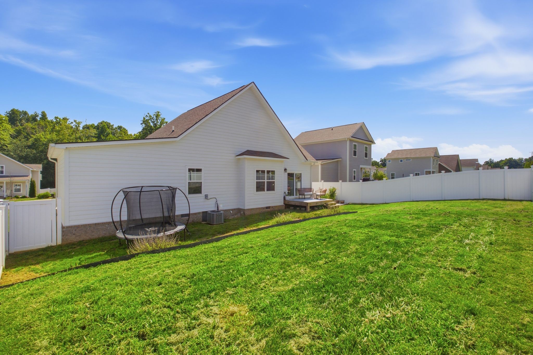 1005 Sycamore Rdg, E