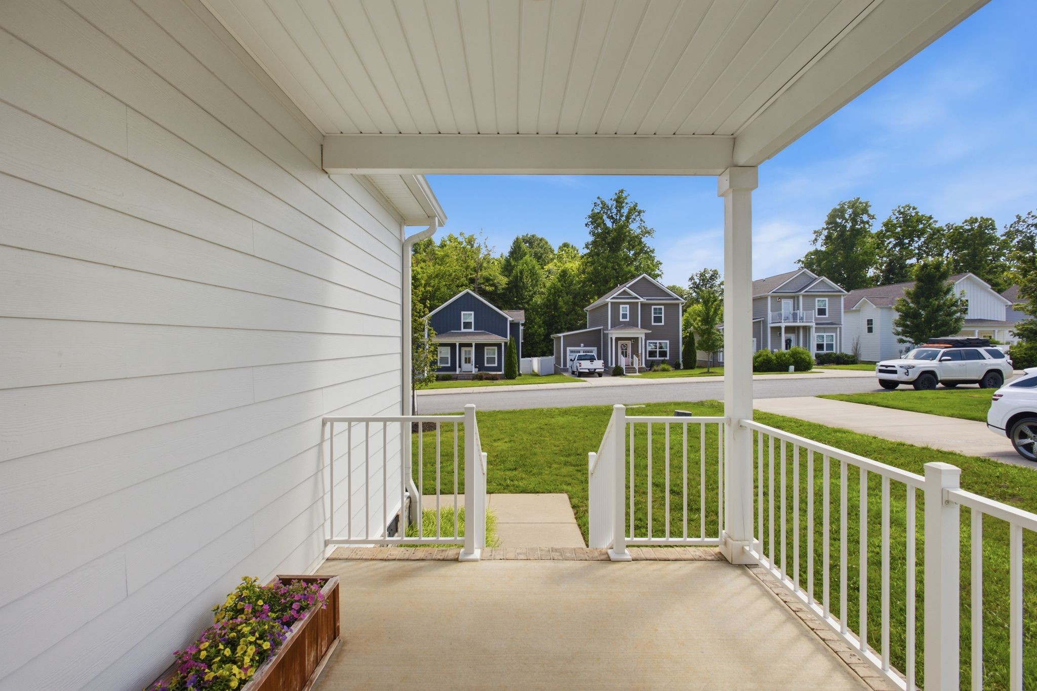 1005 Sycamore Rdg, E