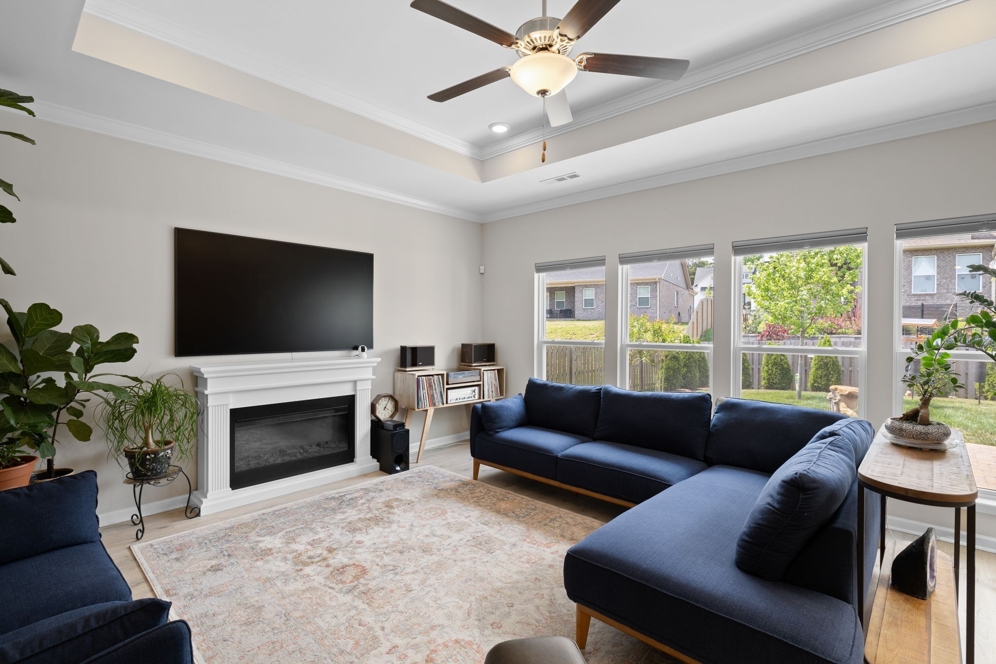7409 Hemen Way