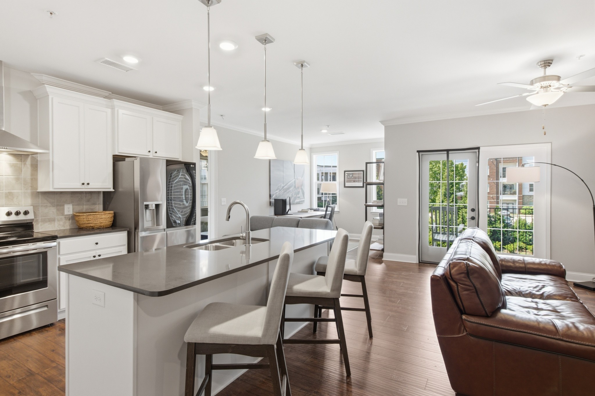 2089 Branford Pl Unit: 204
