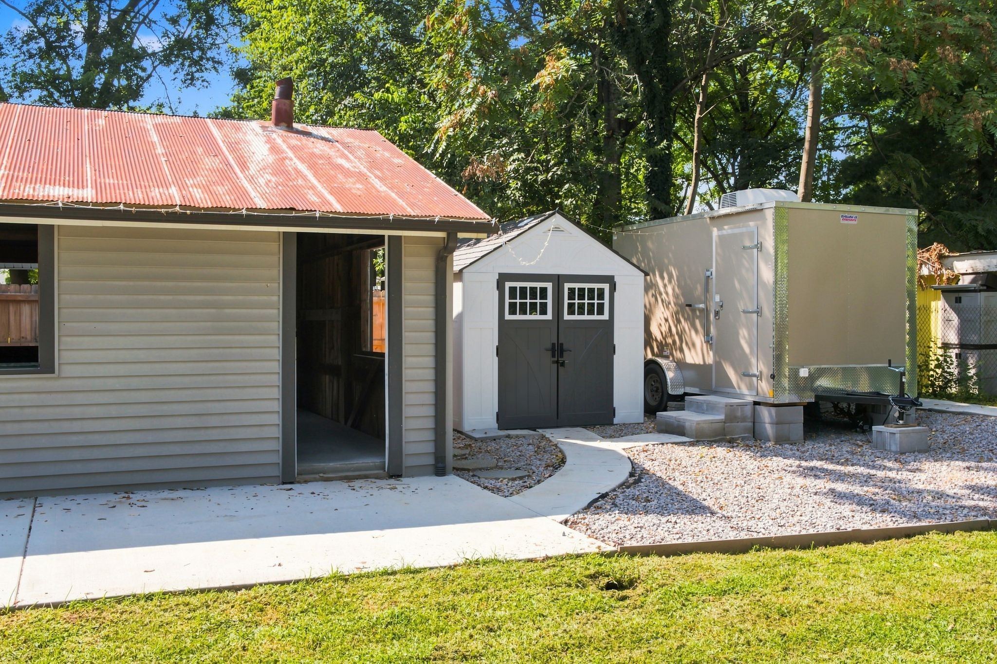 422 Green Acres Dr