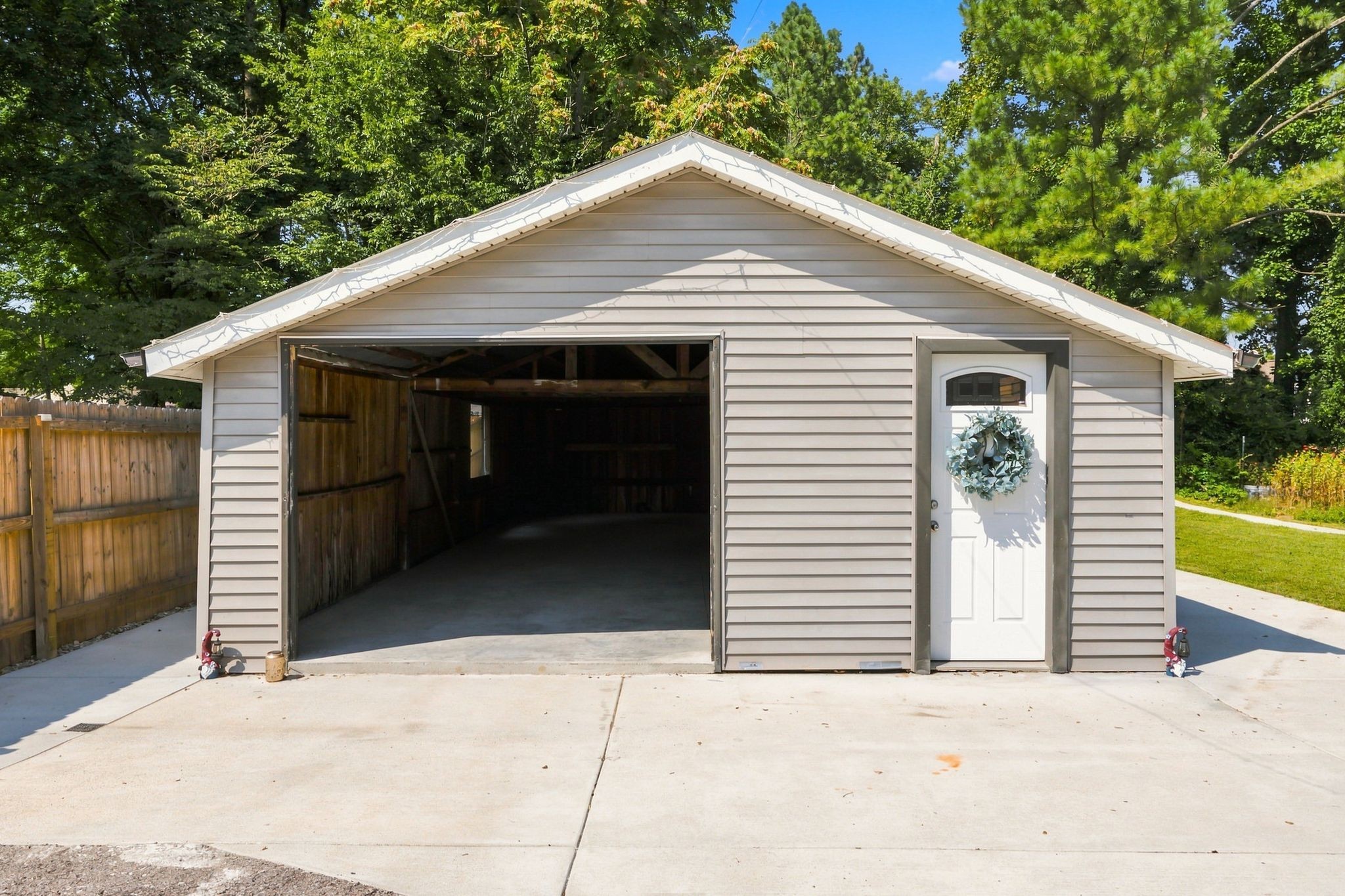422 Green Acres Dr