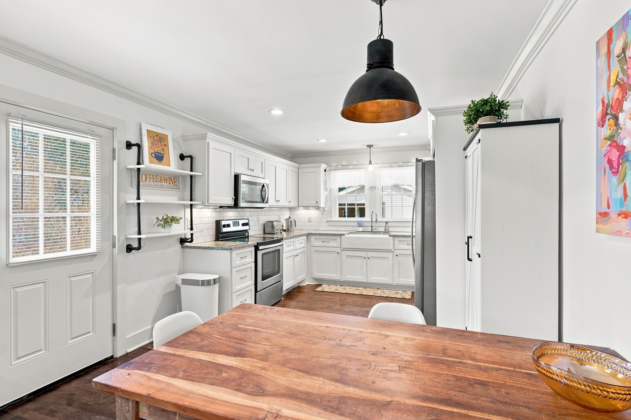 422 Green Acres Dr