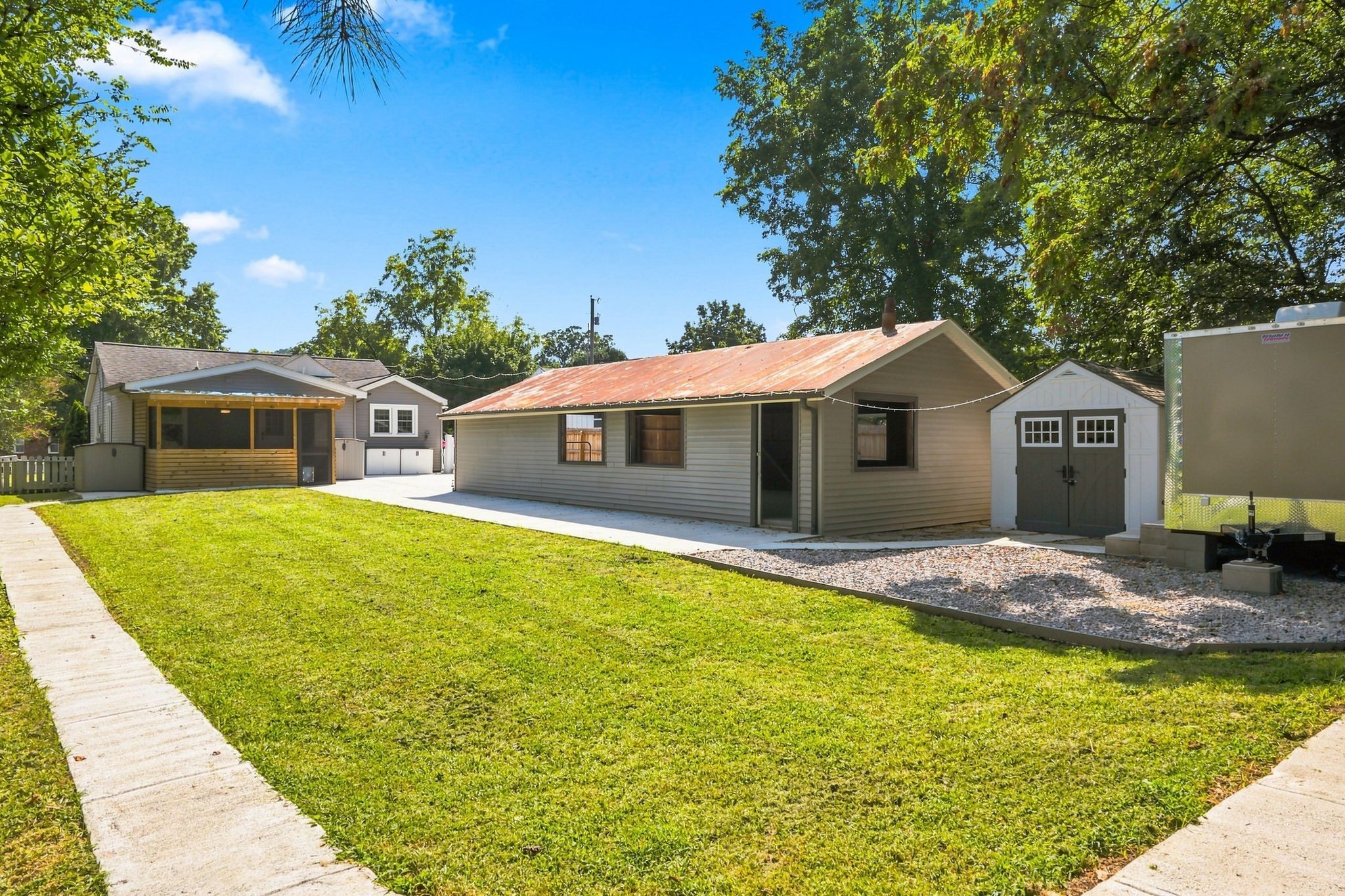 422 Green Acres Dr