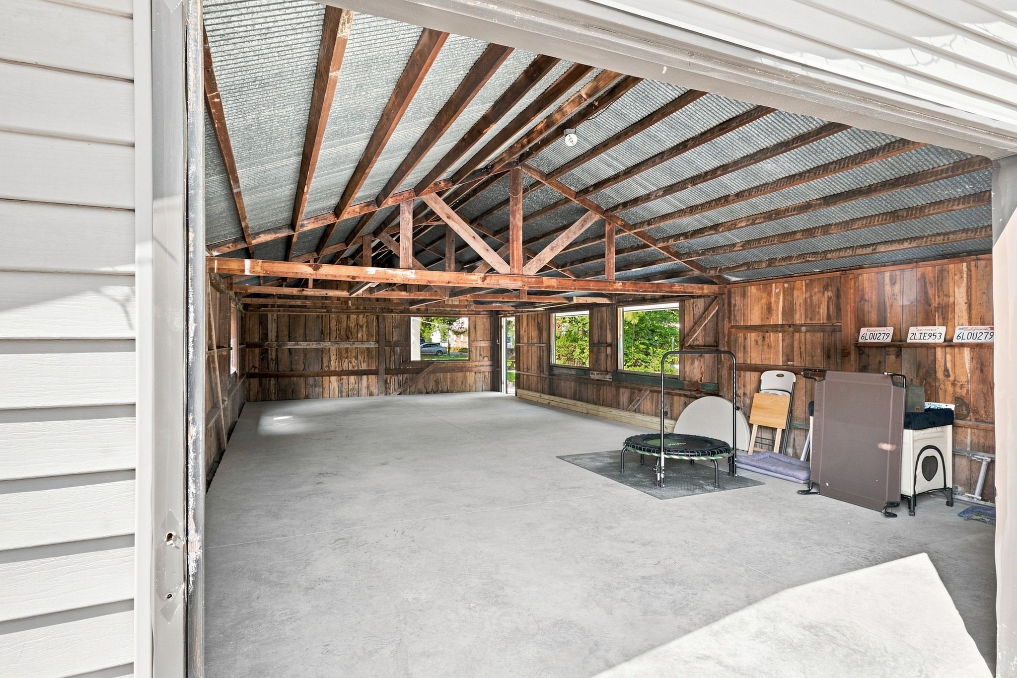 422 Green Acres Dr
