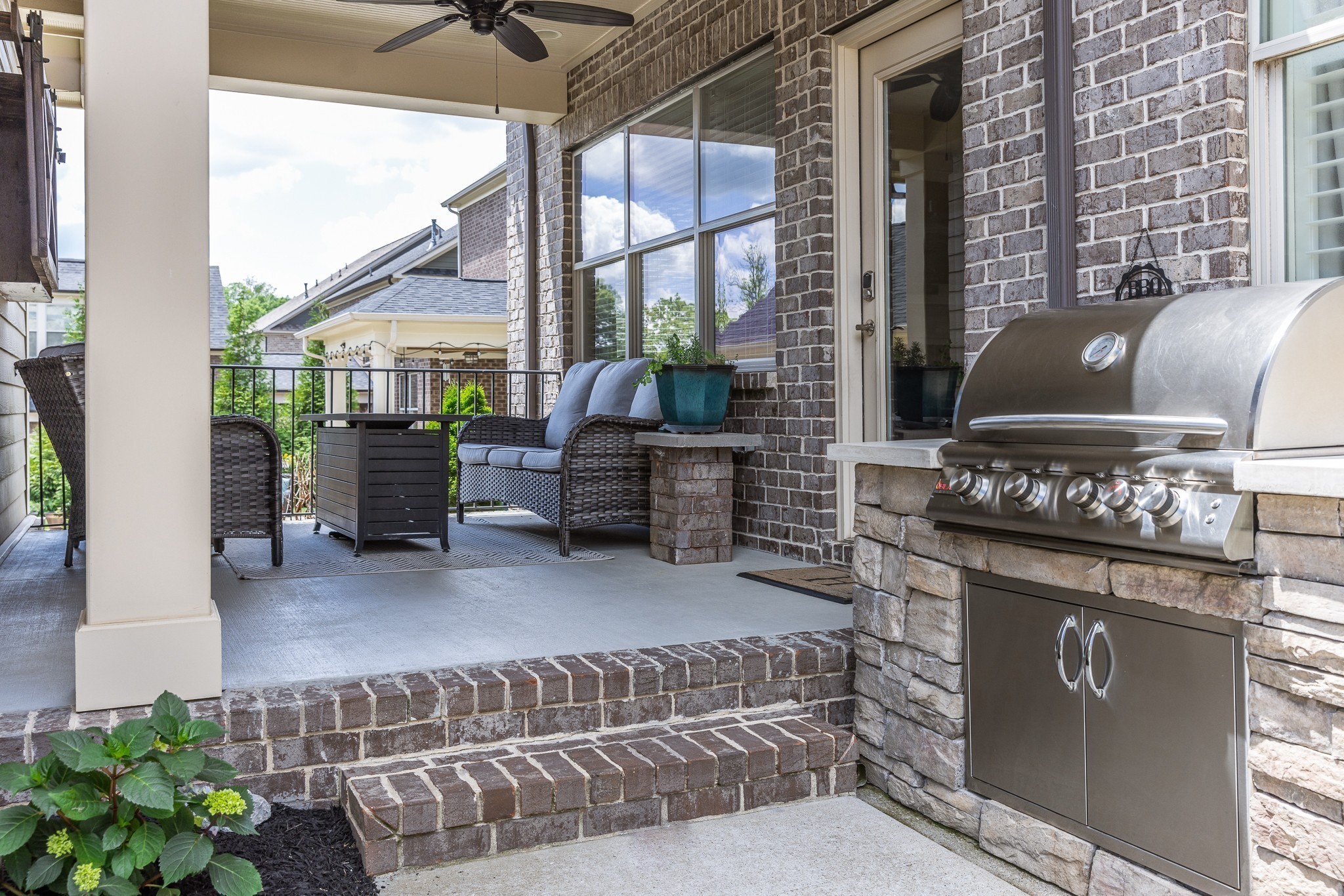 3056 Farmhouse Dr