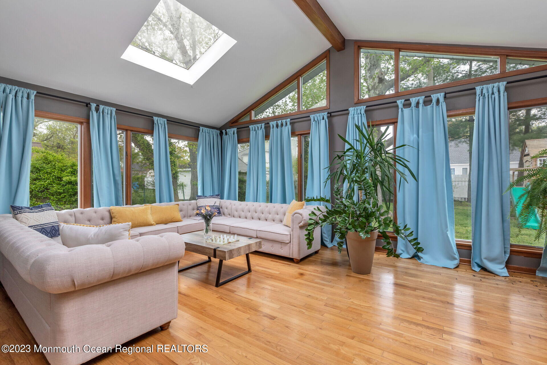 15 Galewood Drive