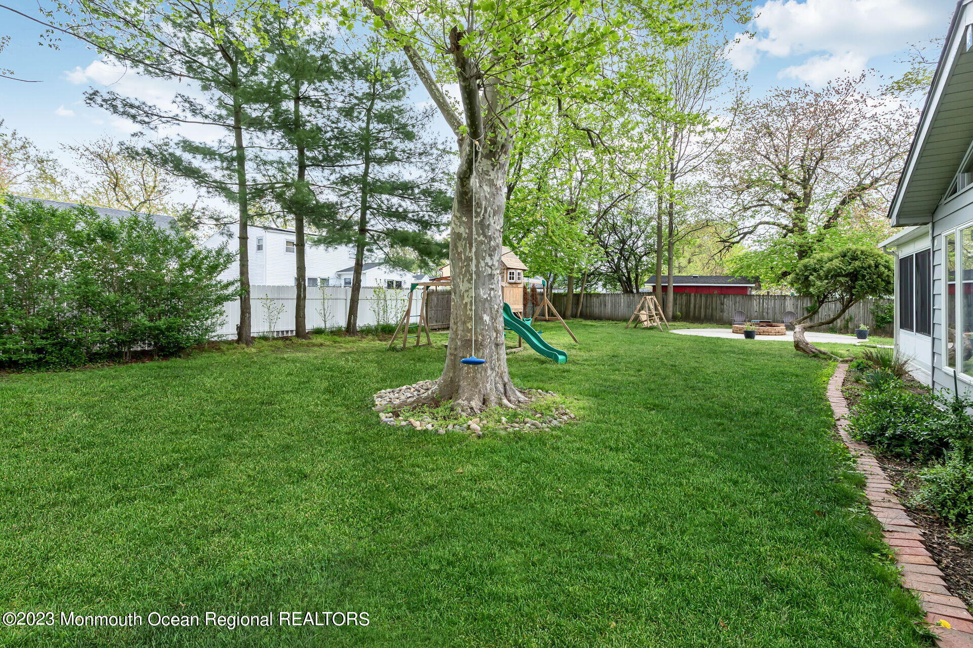 15 Galewood Drive