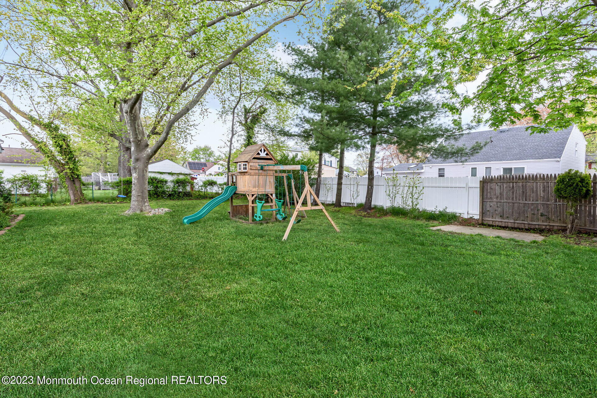 15 Galewood Drive