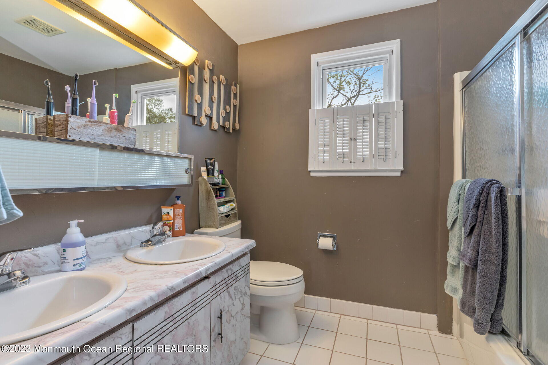15 Galewood Drive