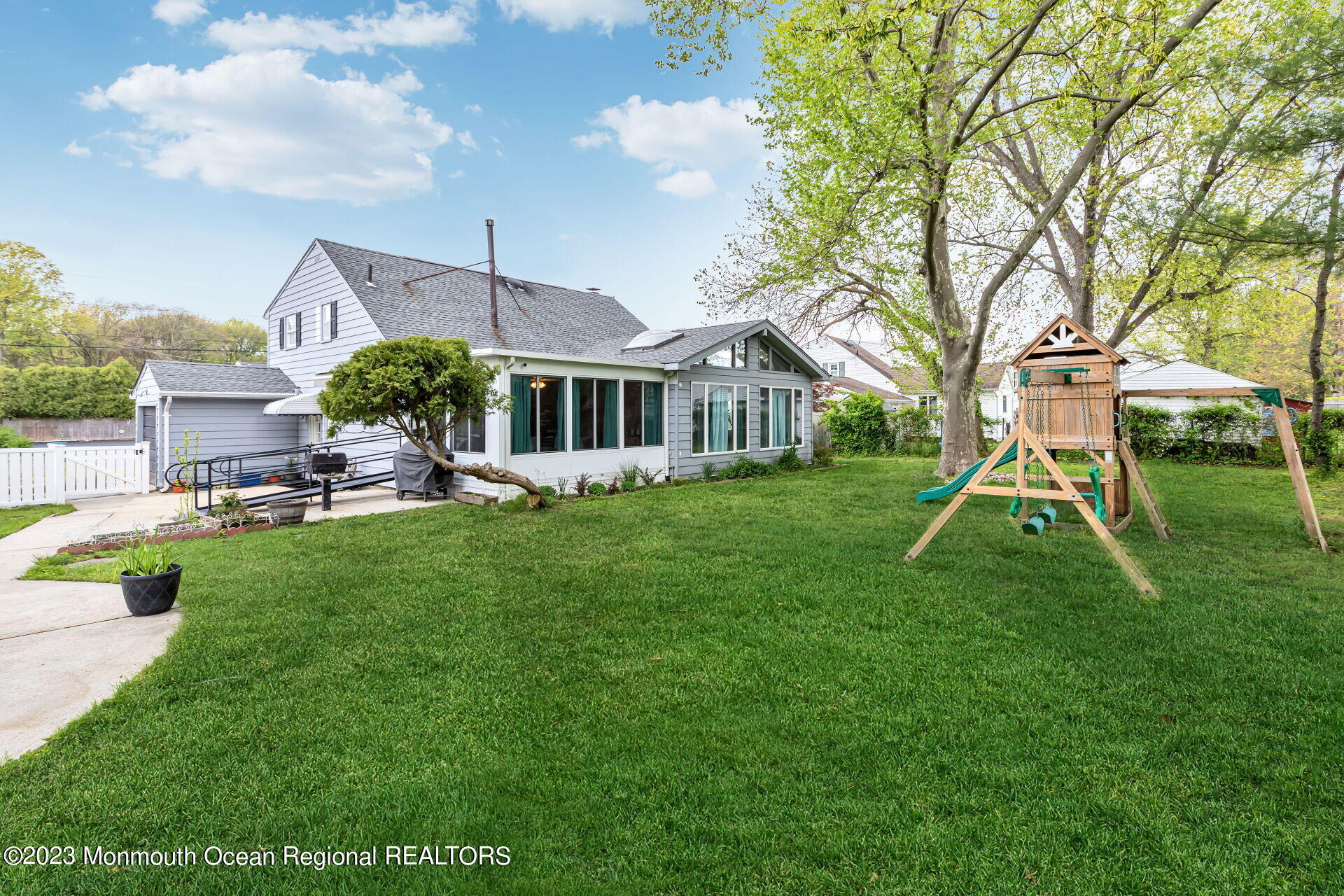 15 Galewood Drive