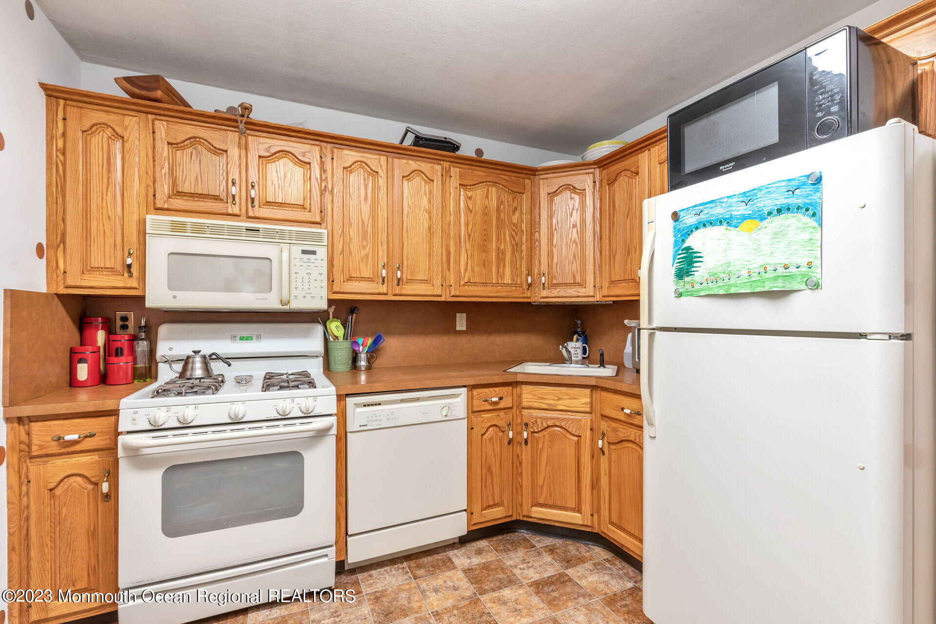 15 Galewood Drive