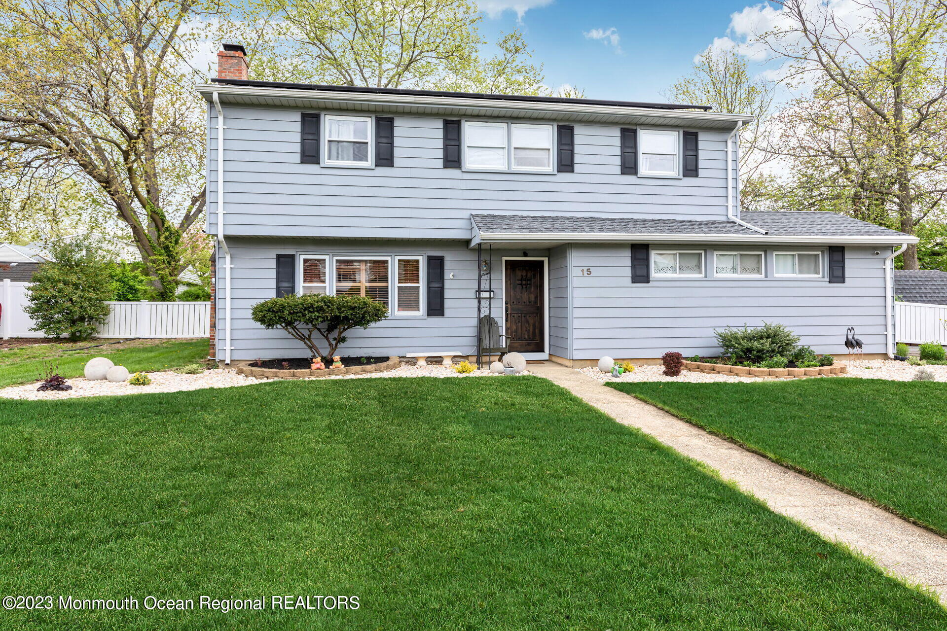 15 Galewood Drive
