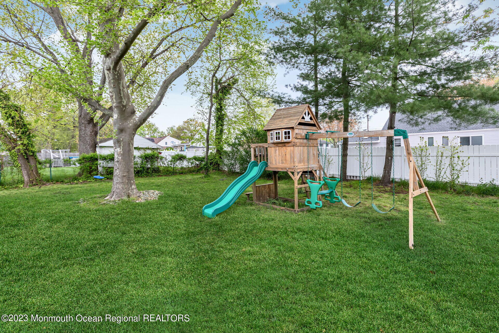 15 Galewood Drive