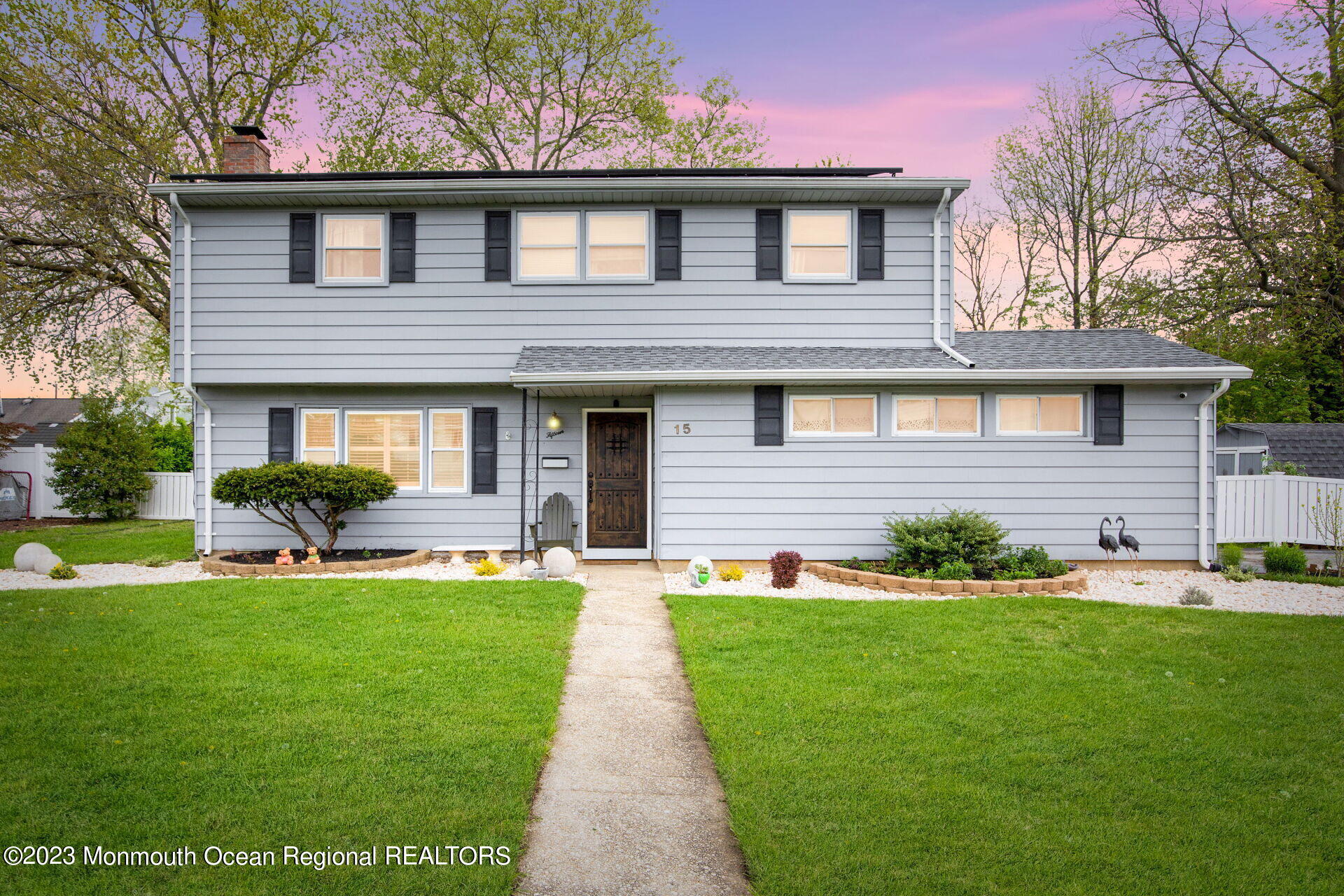 15 Galewood Drive