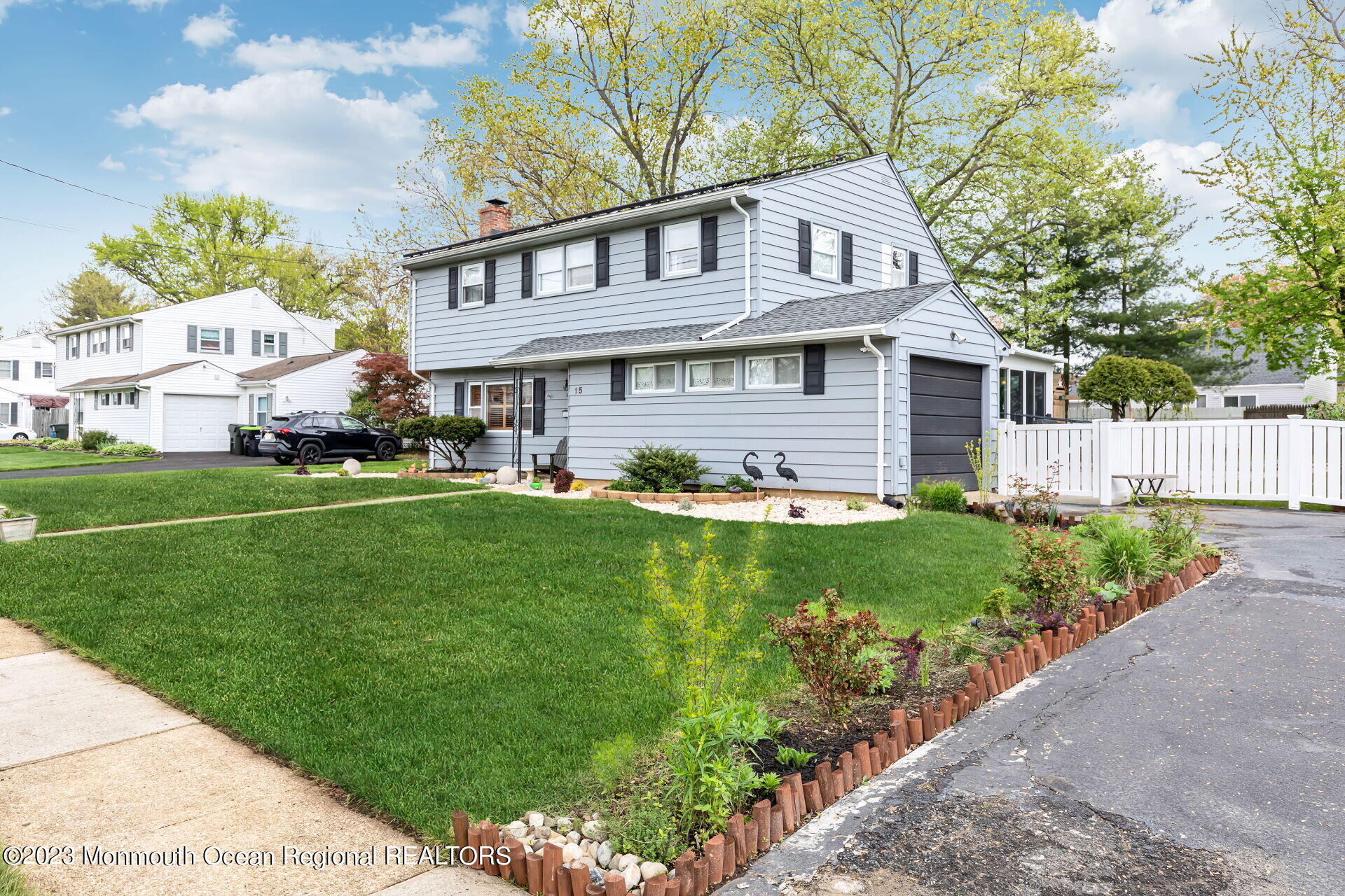 15 Galewood Drive
