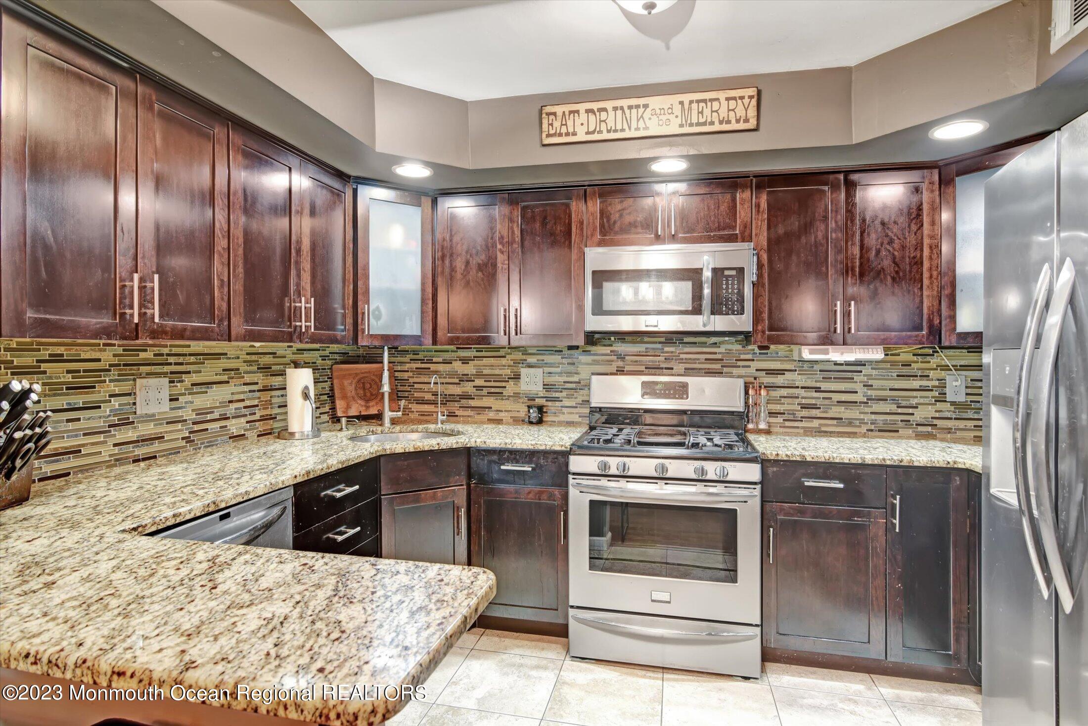 231 Grant Avenue, #6