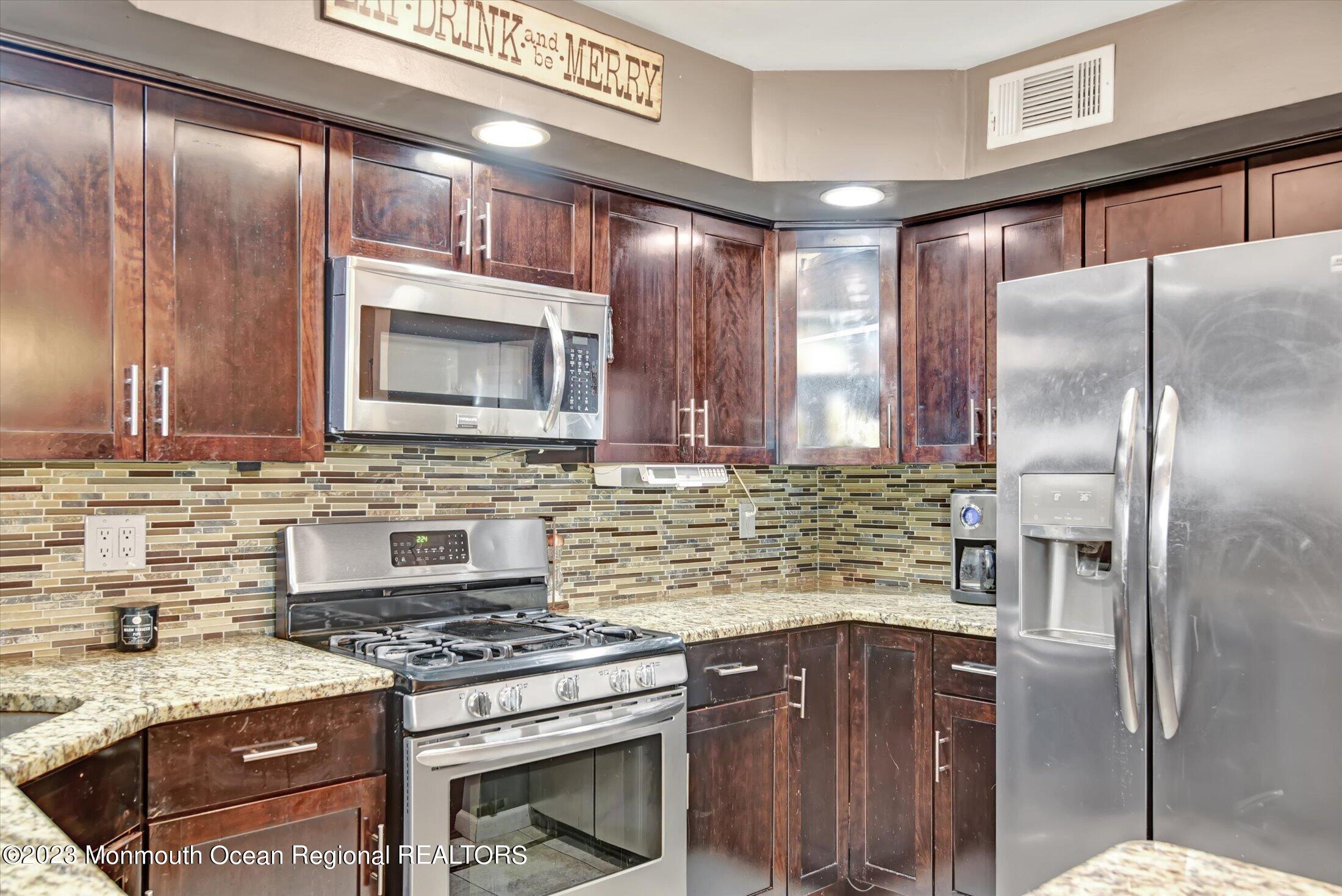 231 Grant Avenue, #6