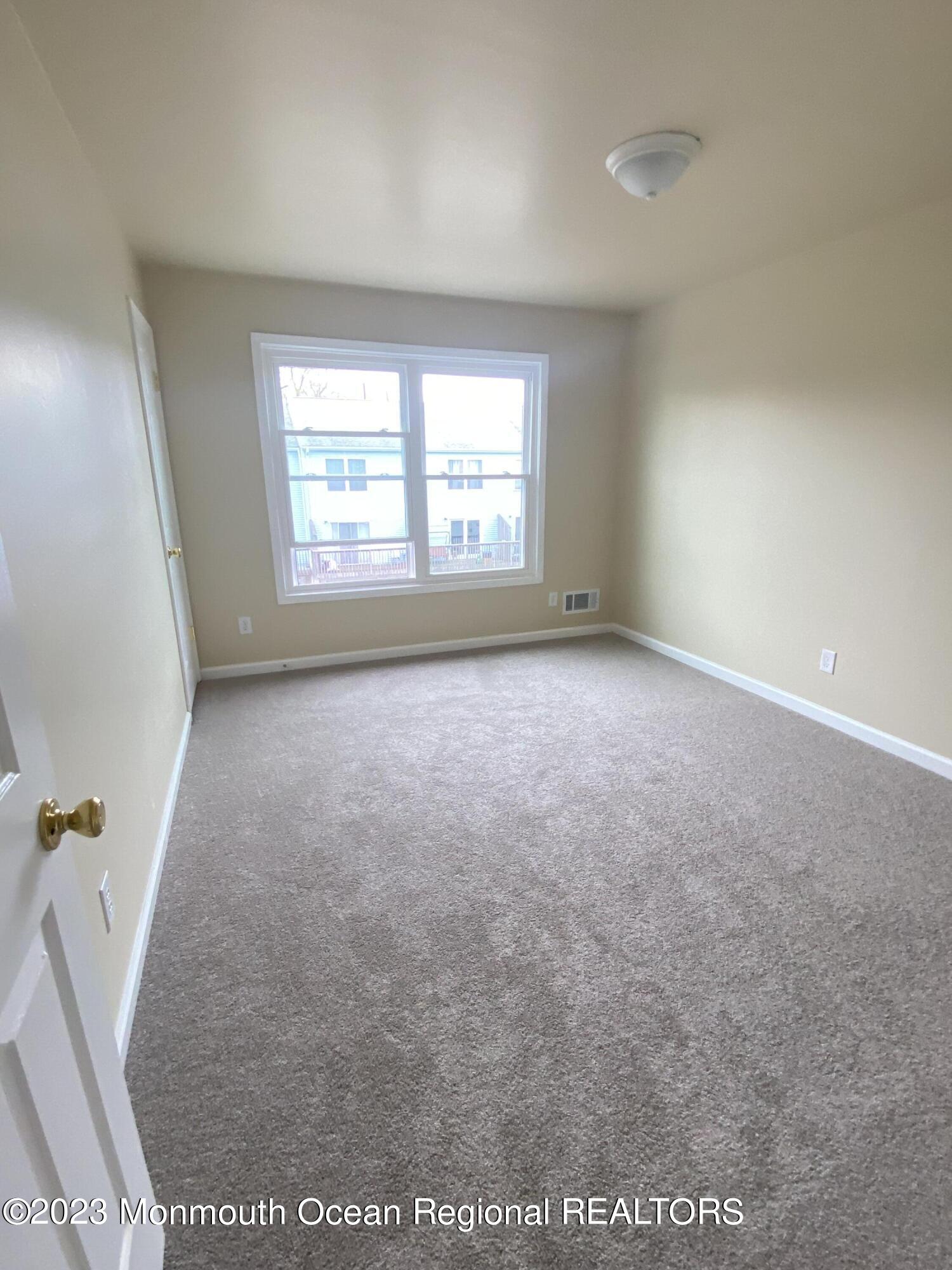 35 Beachway Avenue, 9