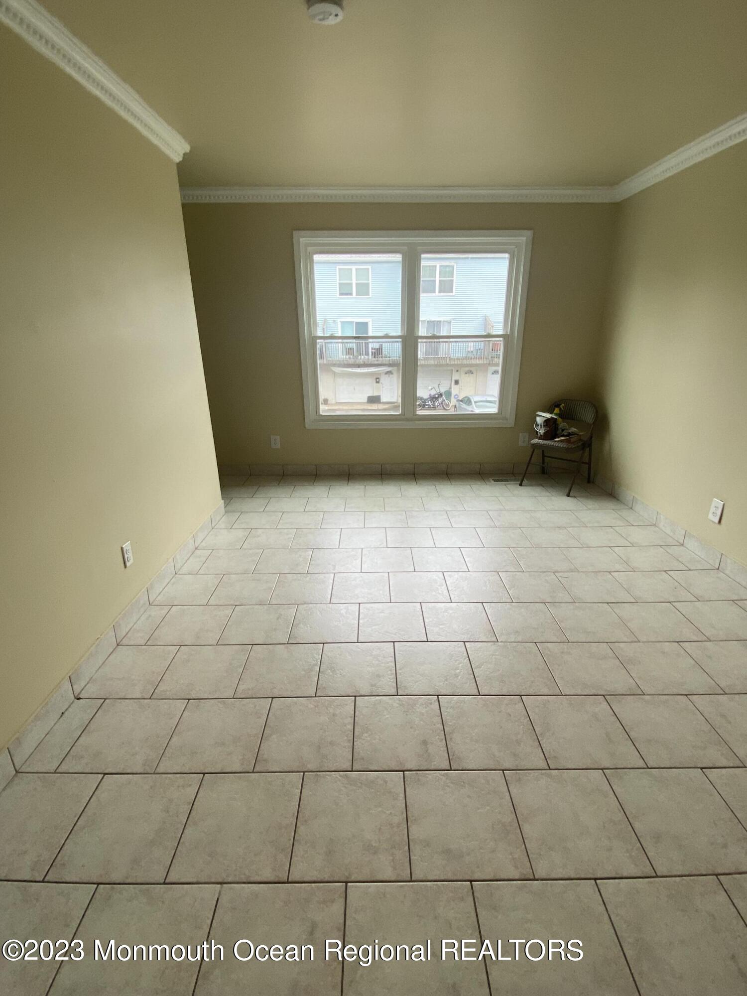35 Beachway Avenue, 9